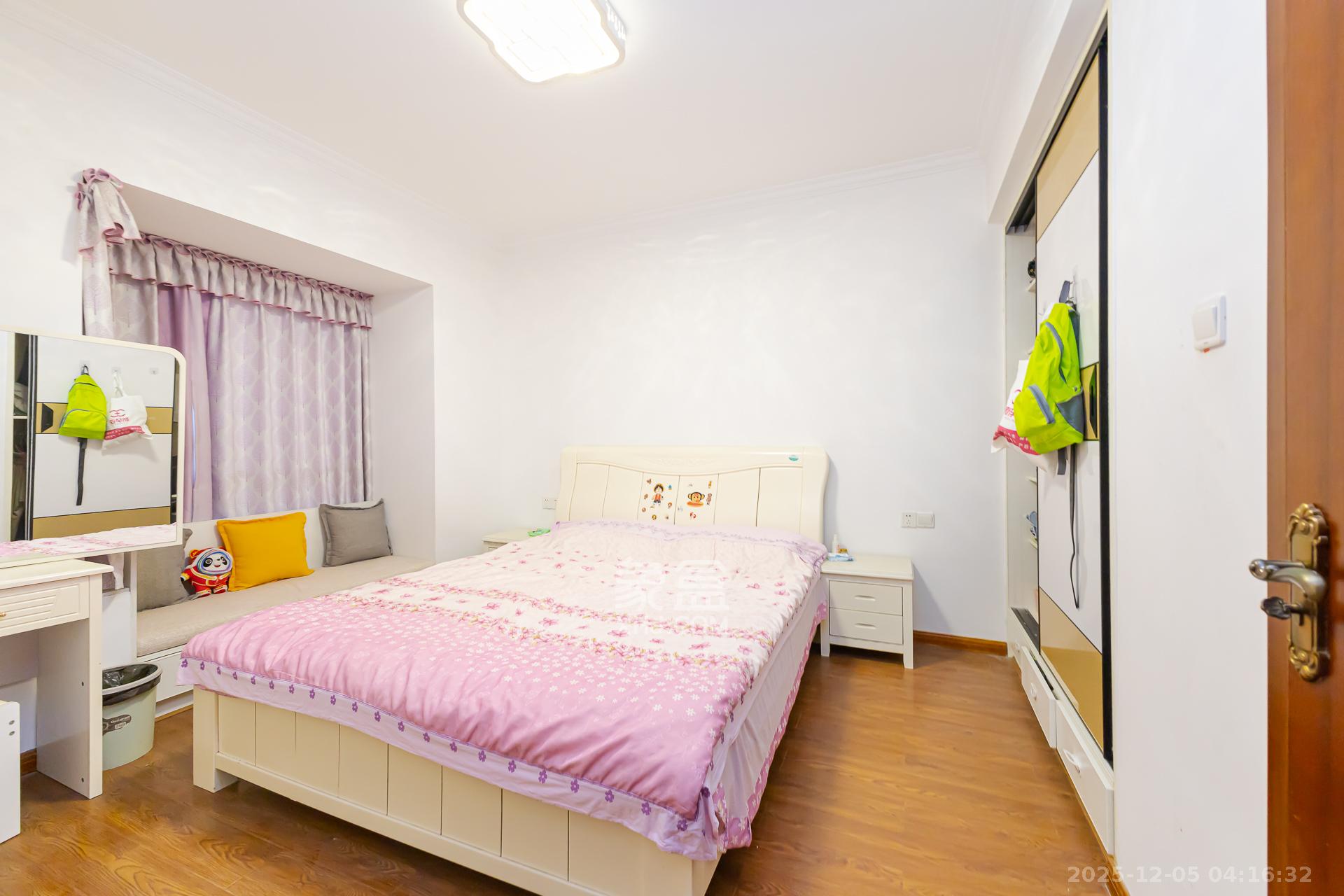 勤诚达新界 4室2厅2卫 86.0万 勤诚达新界 4室2厅2卫 86.0万卧室