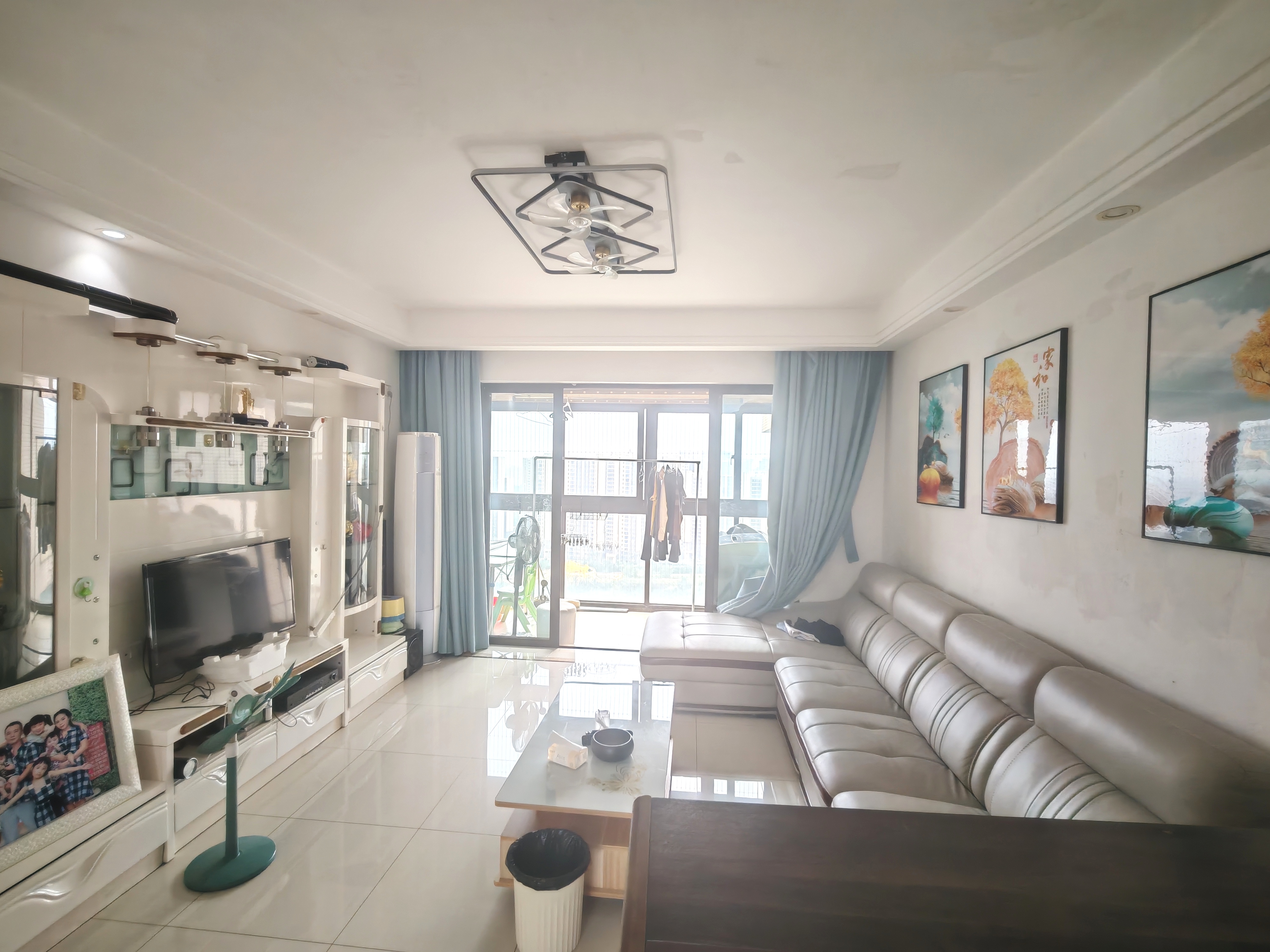 中海锦城  4室2厅2卫    3900.0元/月