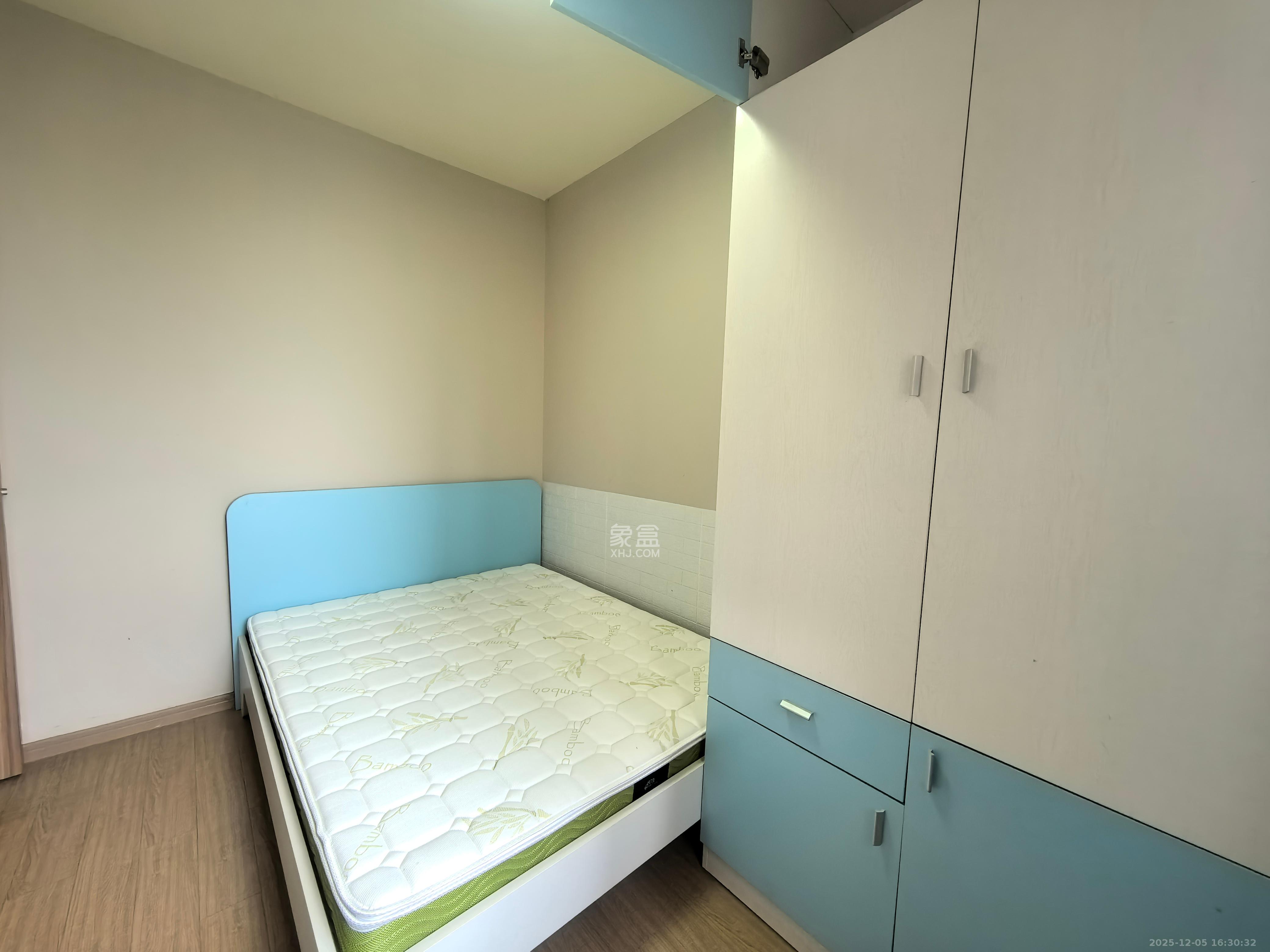 麓谷小镇 3室2厅1卫 2300.0元/月 麓谷小镇 3室2厅1卫 2300.0元/月室内图