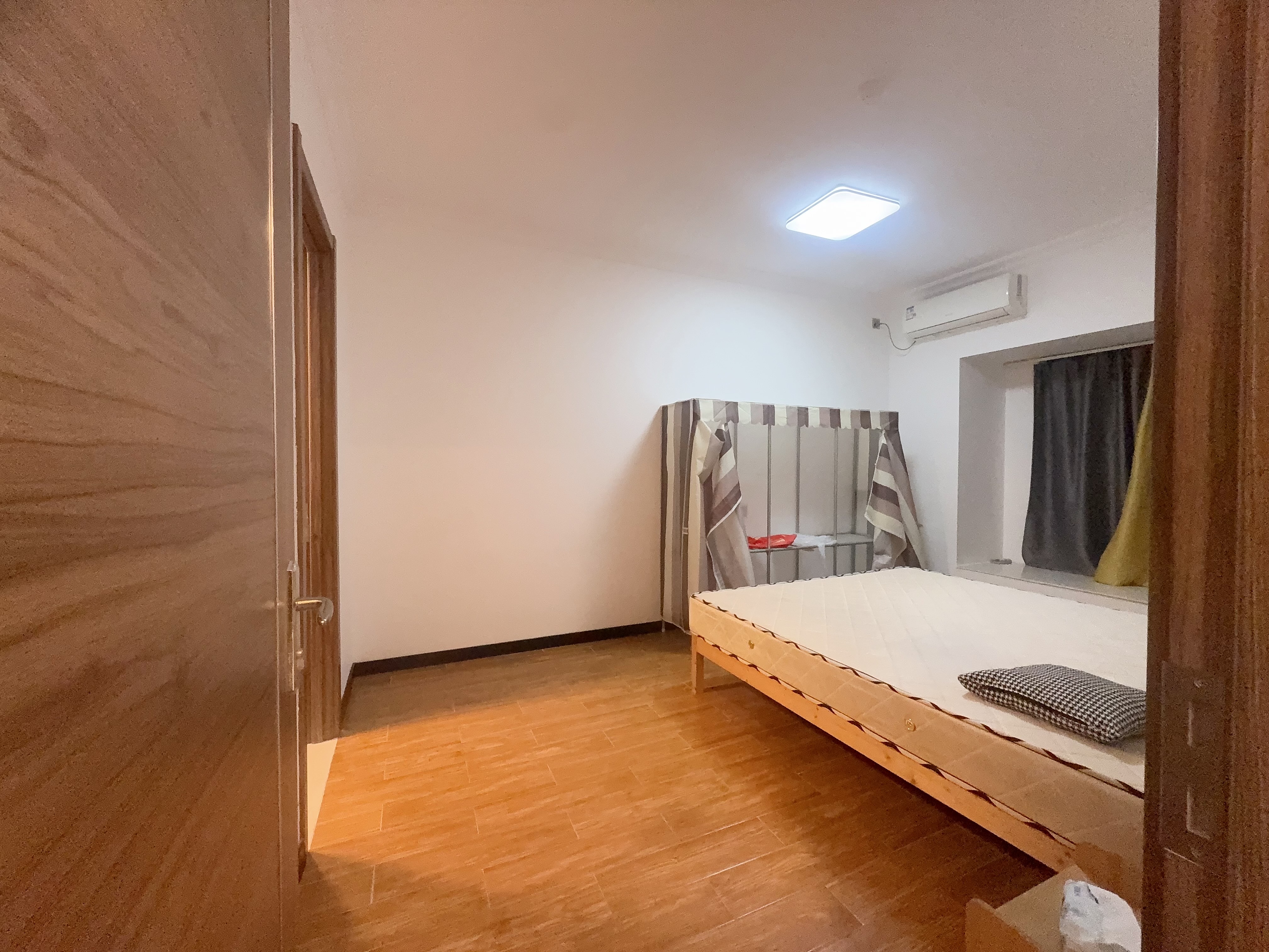 碧桂园公园上城  3室2厅2卫    2700.0元/月室内图