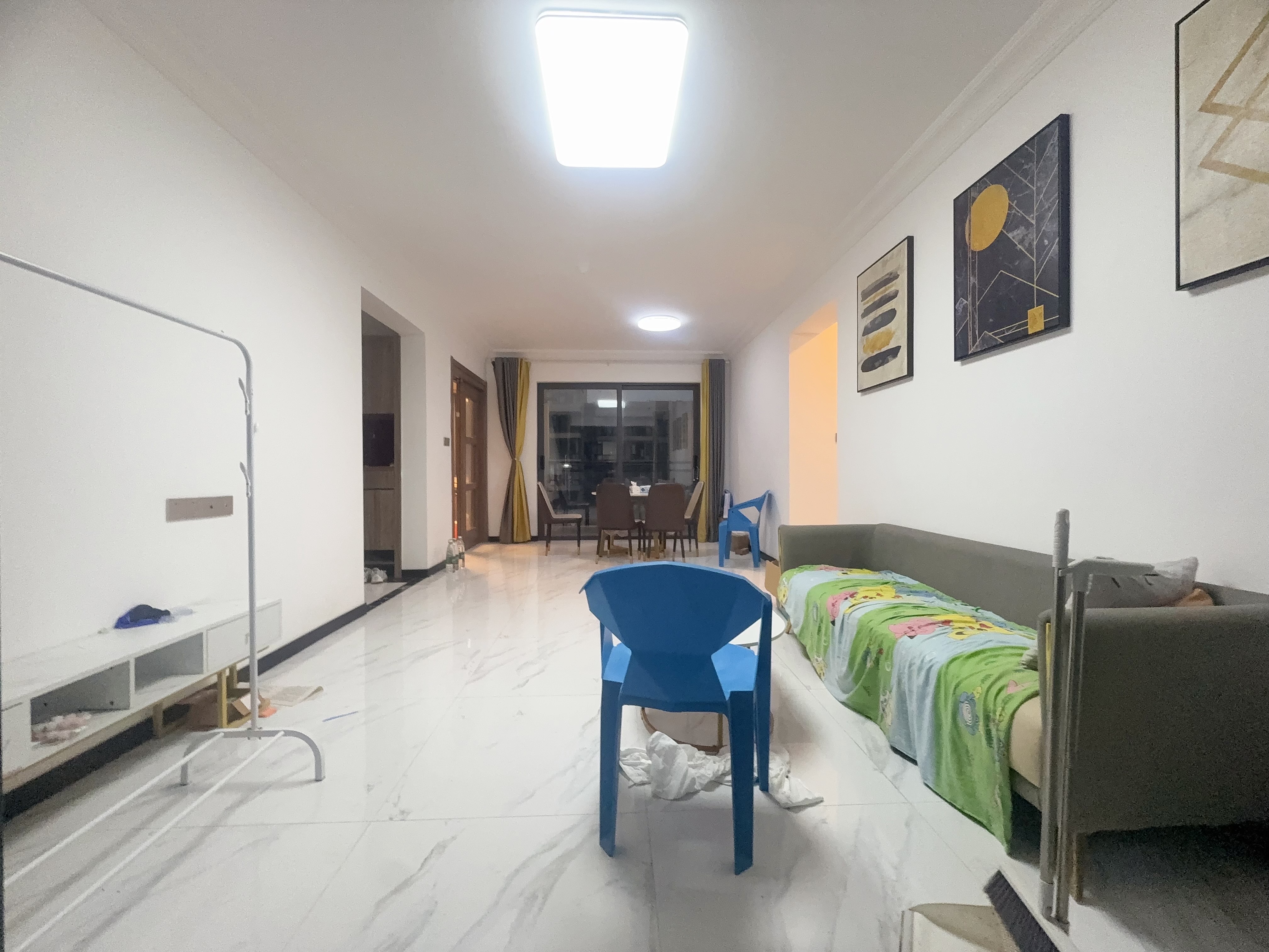 碧桂园公园上城  3室2厅2卫    2700.0元/月室内图