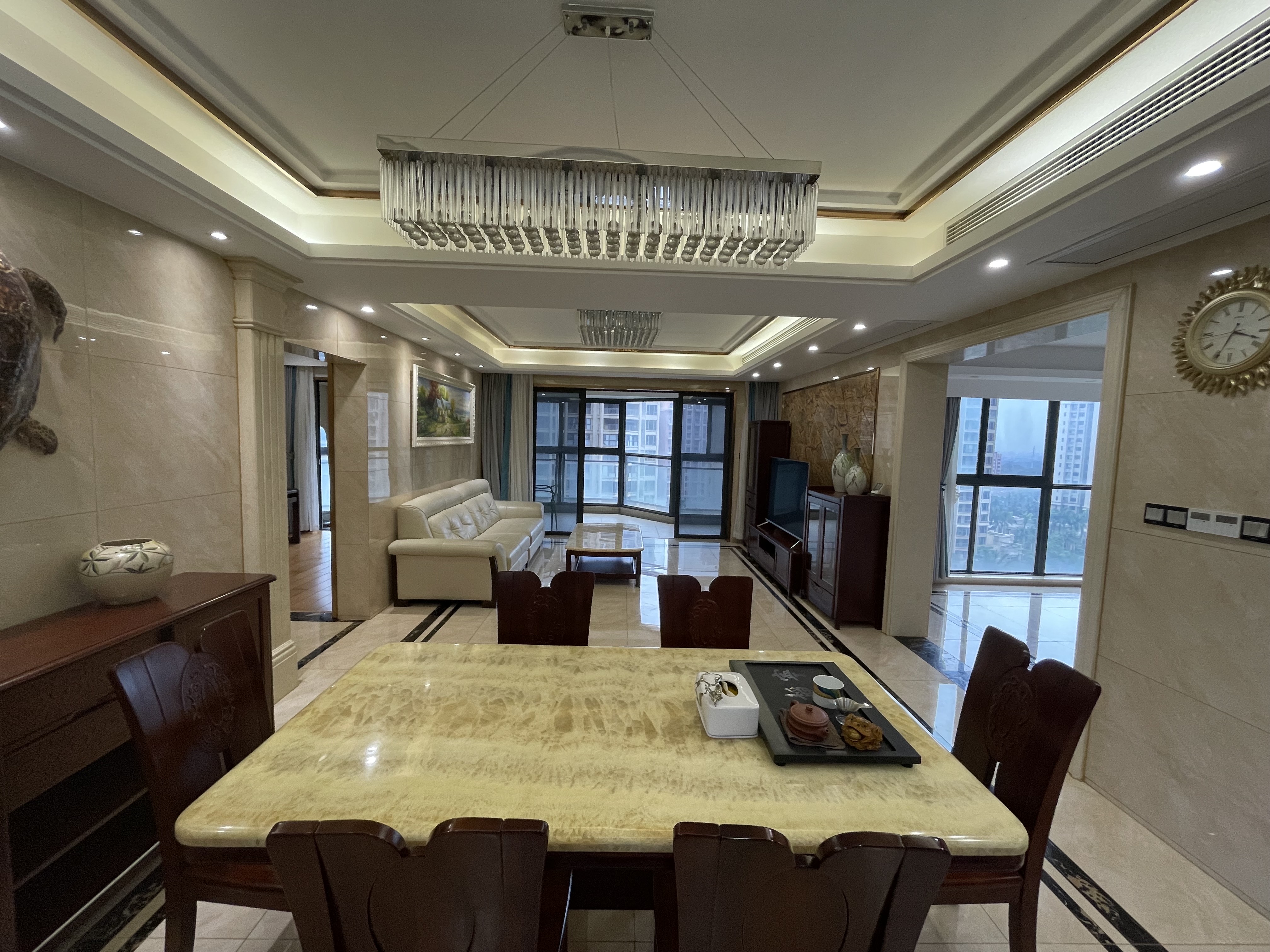 观澜湖中央公园  3室3厅2卫    288.0万客厅