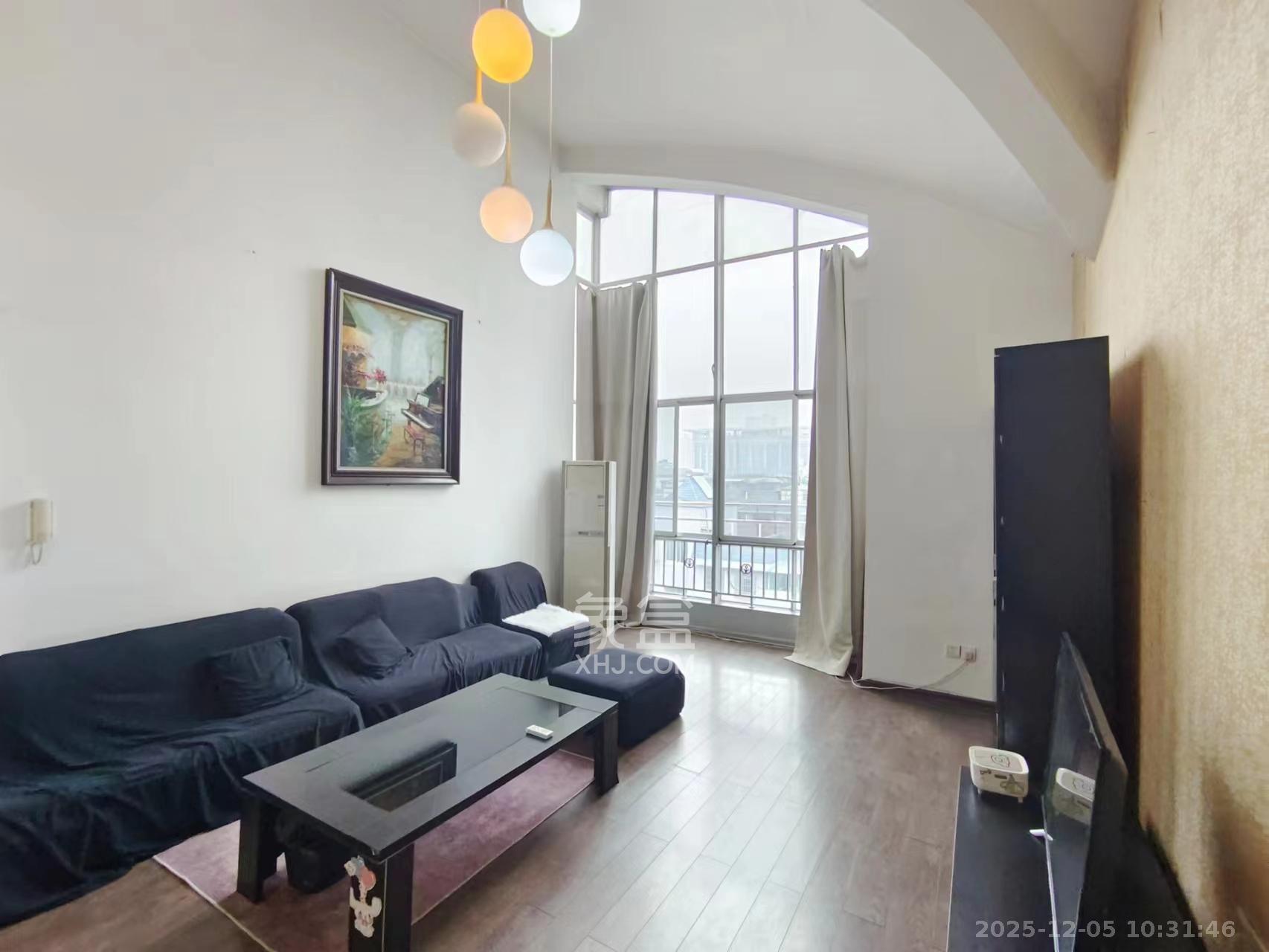 新世纪家园  3室2厅2卫    2800.0元/月室内图