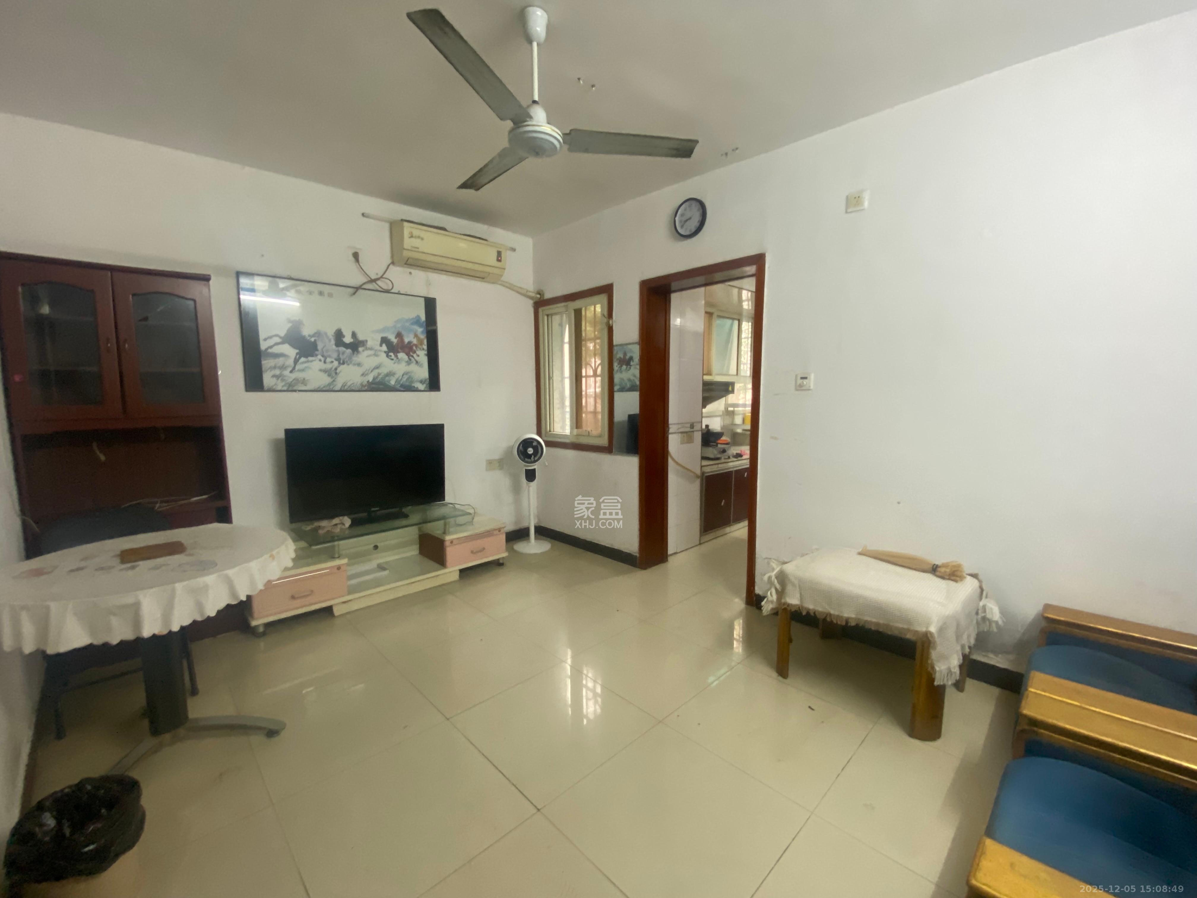 向东南社区 2室2厅1卫 1600.0元/月 向东南社区 2室2厅1卫 1600.0元/月室内图