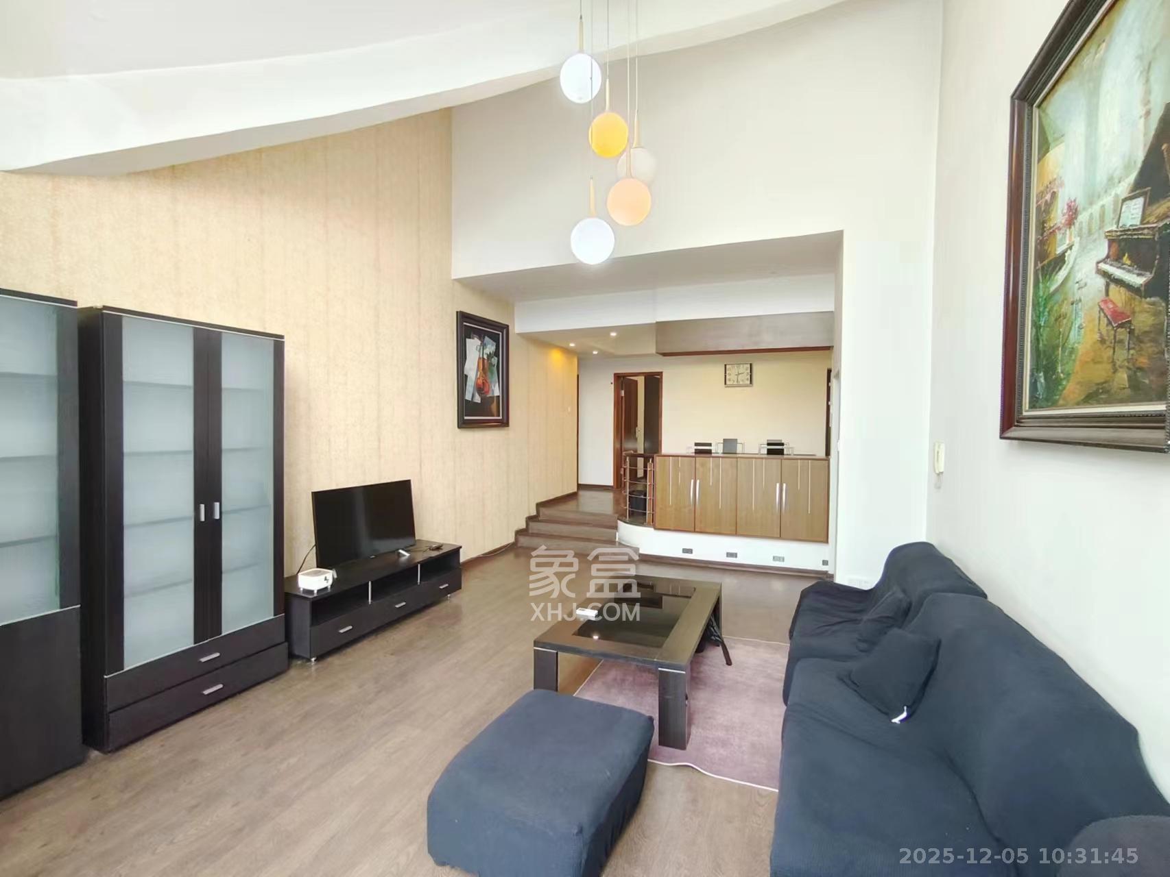 新世纪家园  3室2厅2卫    2800.0元/月室内图