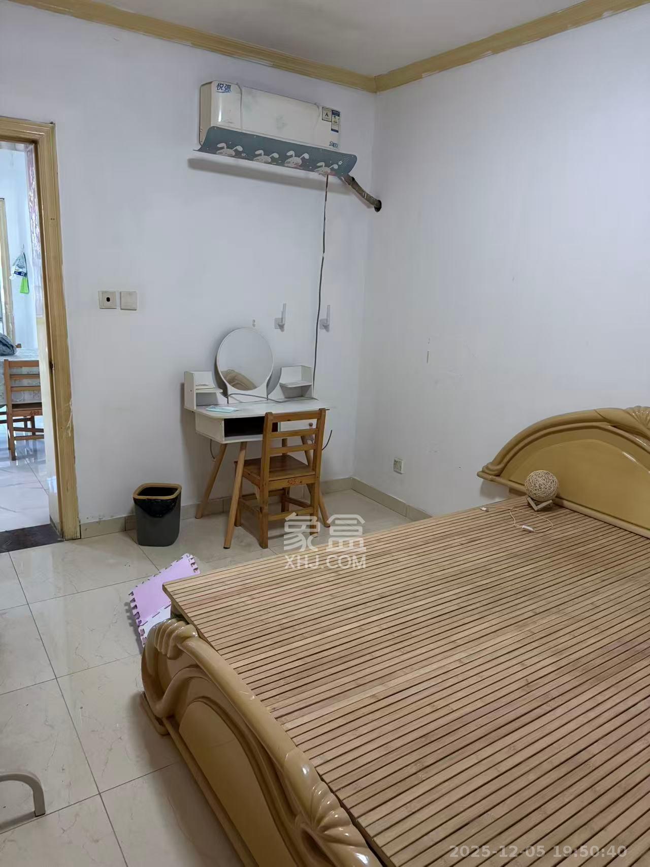 荷花园市直教师村（长沙市教育局直属教师二村）  3室2厅1卫    2000.0元/月