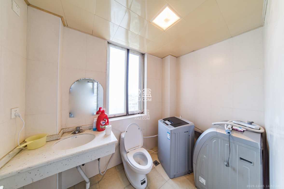 岳麓现代城 3室2厅2卫 3800.0元/月 岳麓现代城 3室2厅2卫 3800.0元/月室内图