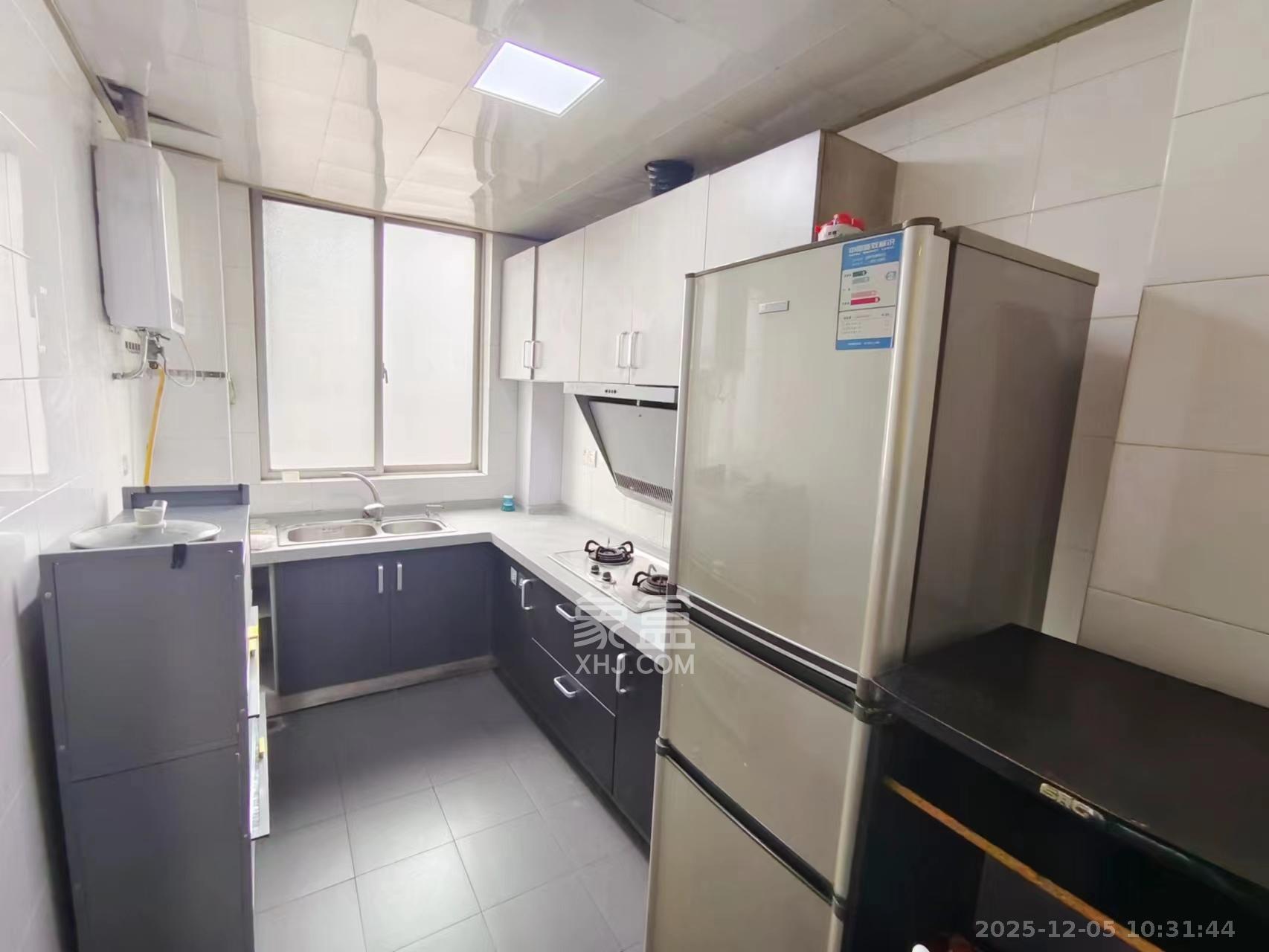 新世纪家园 3室2厅2卫 2800.0元/月 新世纪家园 3室2厅2卫 2800.0元/月室内图