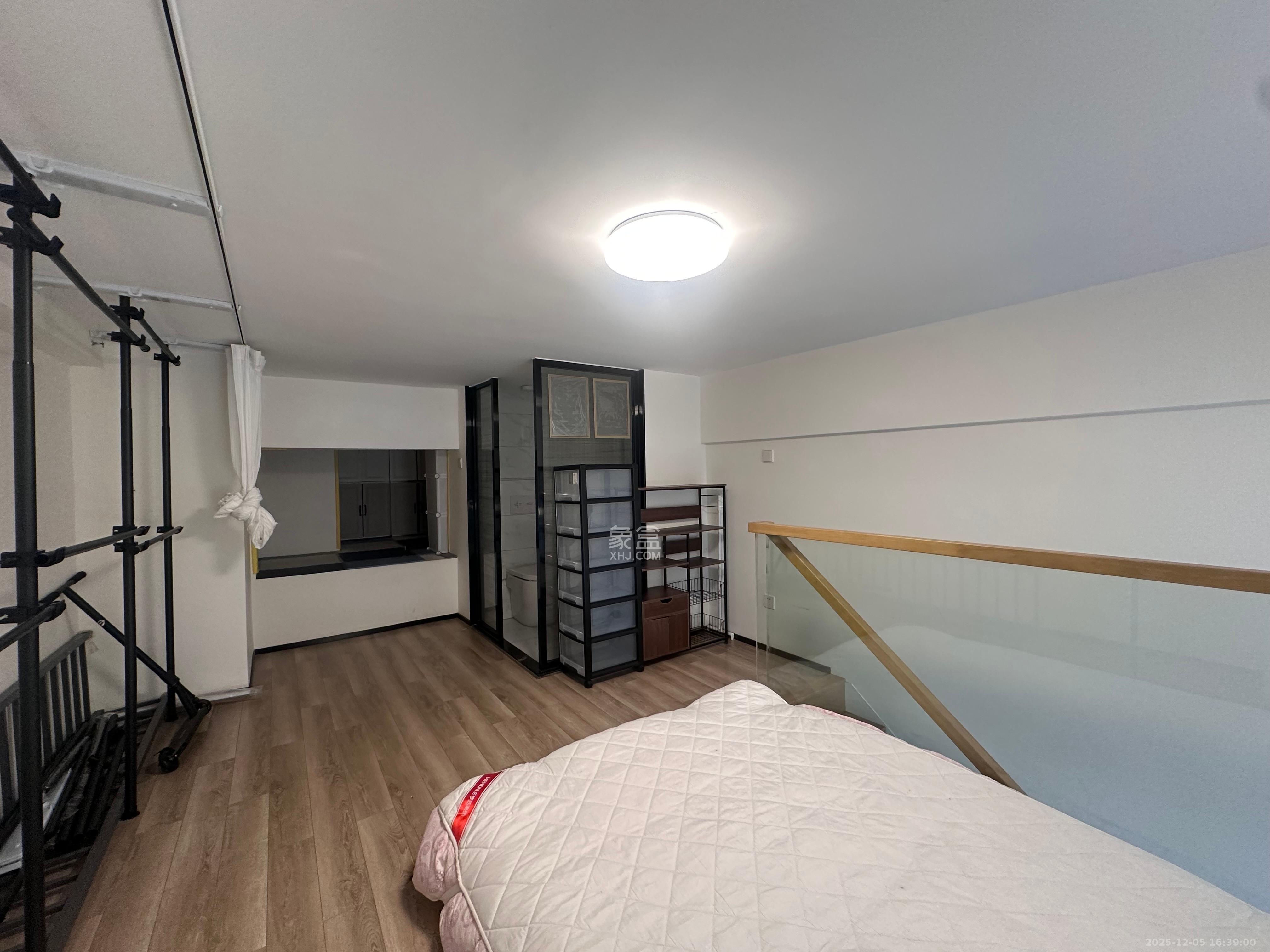 藏珑湖上公馆 1室1厅2卫 2800.0元/月 藏珑湖上公馆 1室1厅2卫 2800.0元/月室内图