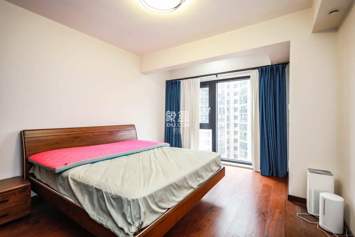 卓越蔚蓝海岸三期 4室2厅2卫 228.0万 卓越蔚蓝海岸三期 4室2厅2卫 228.0万卧室