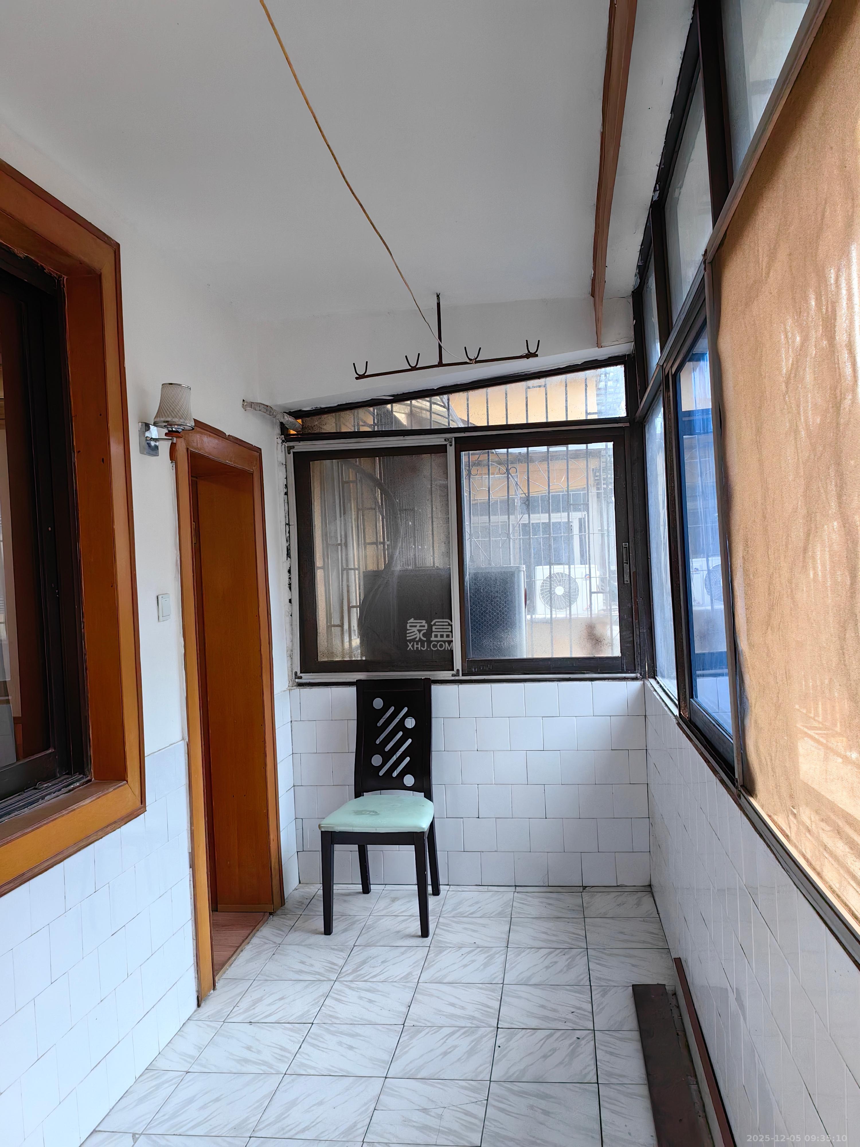 群芳园 1室1厅1卫 2500.0元/月 群芳园 1室1厅1卫 2500.0元/月室内图