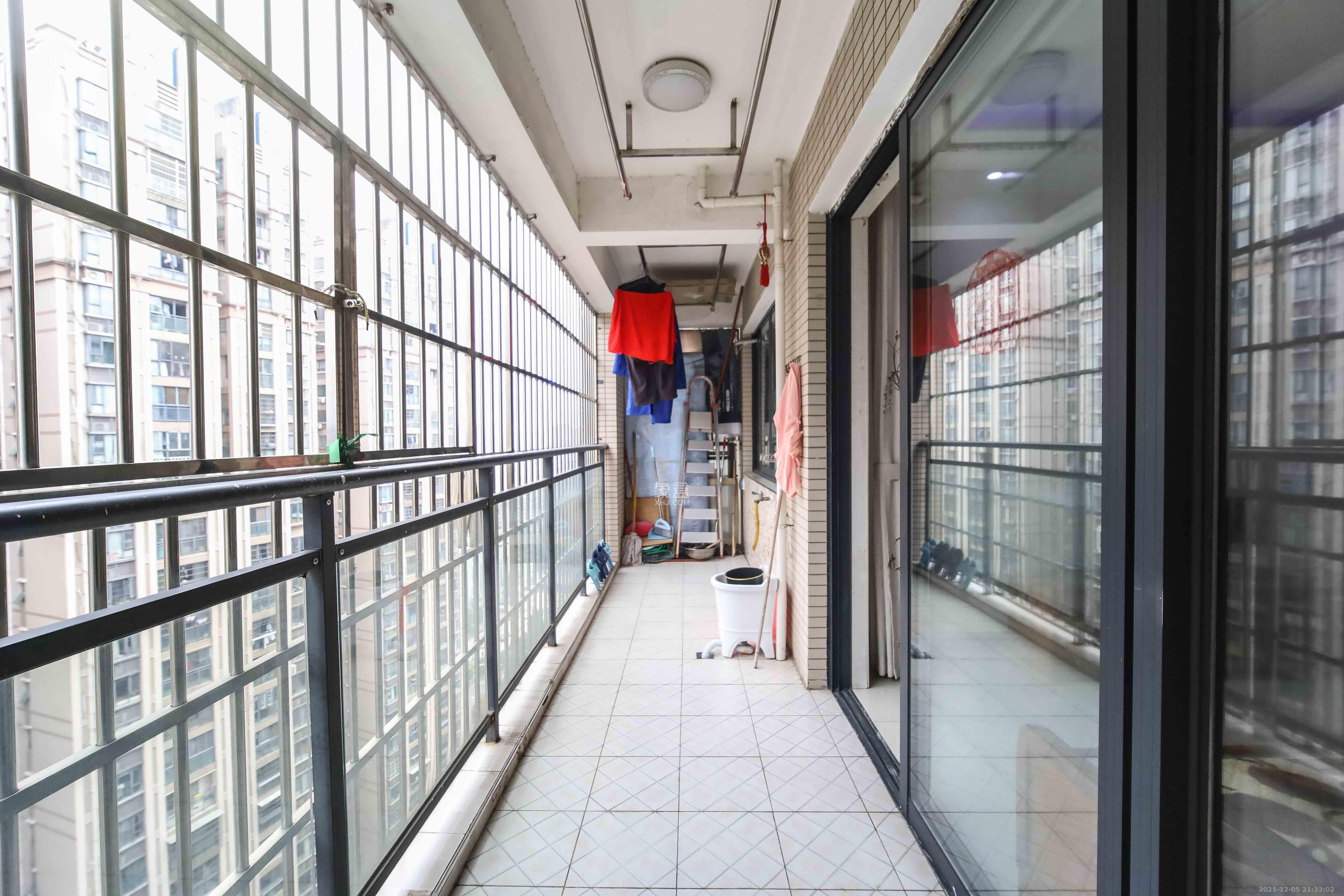 鸿基橄榄君庭 4室2厅2卫 128.8万 鸿基橄榄君庭 4室2厅2卫 128.8万阳台