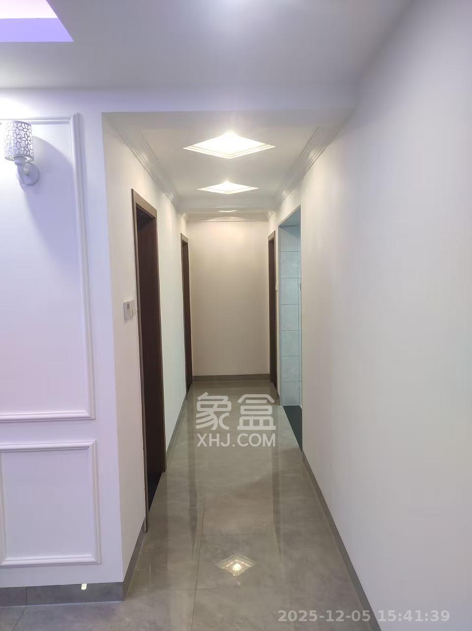 星城新宇川河苑  3室2厅2卫    2400.0元/月室内图