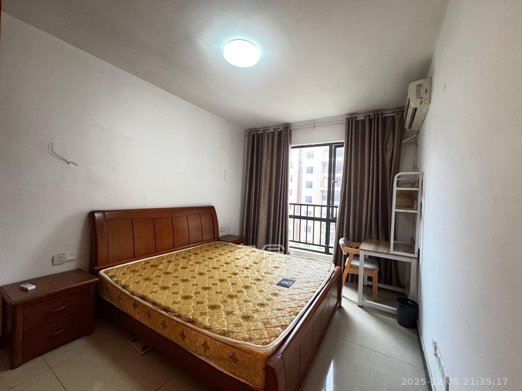 翡翠云天  3室2厅2卫    1800.0元/月室内图