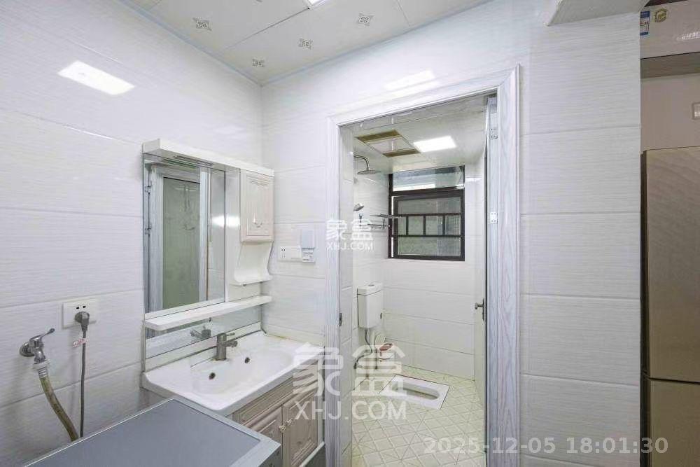 麓山枫情 2室1厅1卫 2100.0元/月 麓山枫情 2室1厅1卫 2100.0元/月室内图