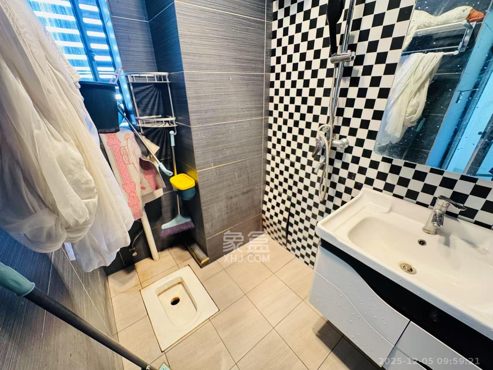 泰龙华府 1室1厅1卫 1800.0元/月 泰龙华府 1室1厅1卫 1800.0元/月室内图