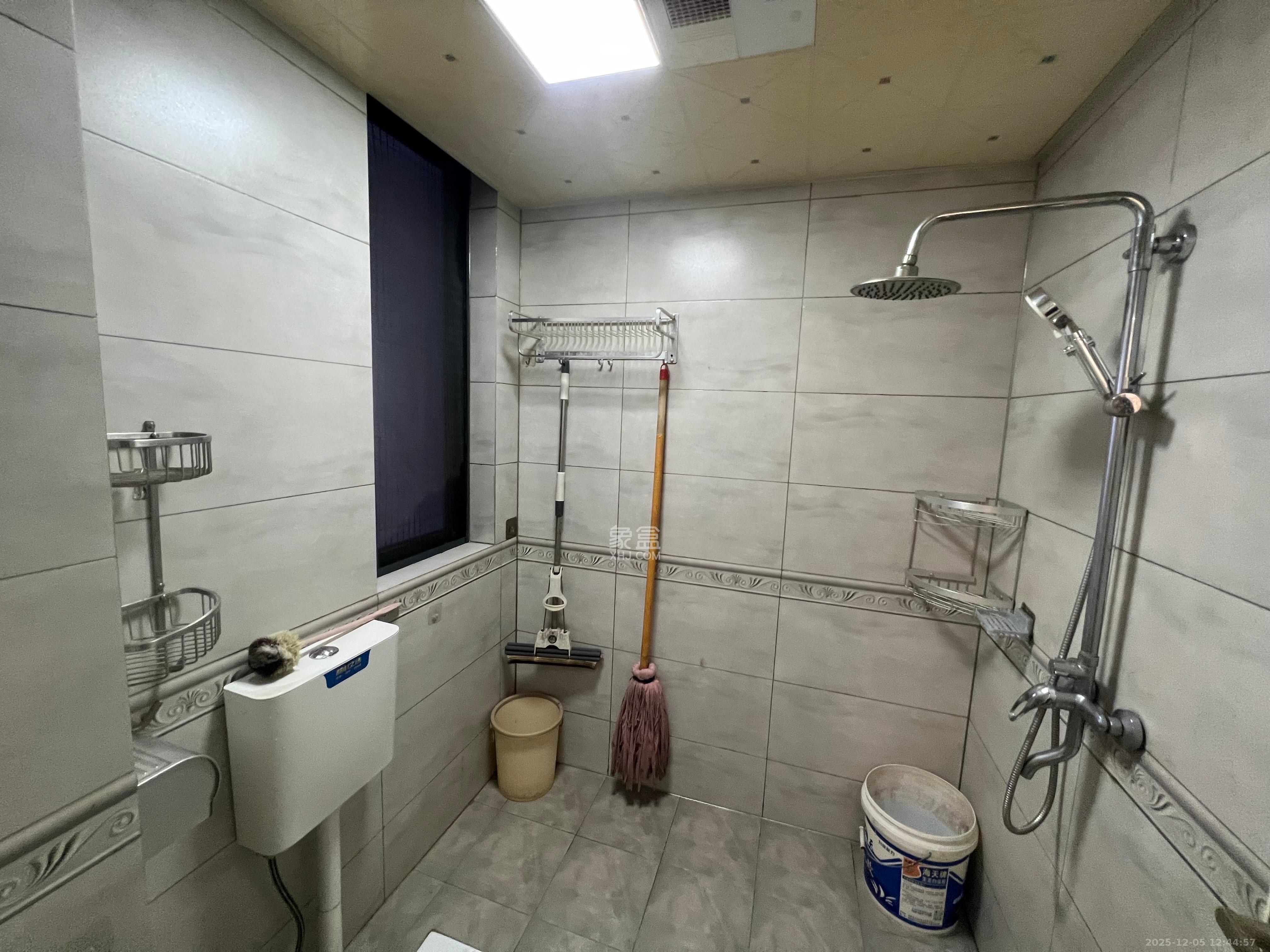 爵世名邸东湖(东湖壹号企业总部基地) 1室0厅0卫 2400.0元/月 爵世名邸东湖(东湖壹号企业总部基地) 1室0厅0卫 2400.0元/月室内图