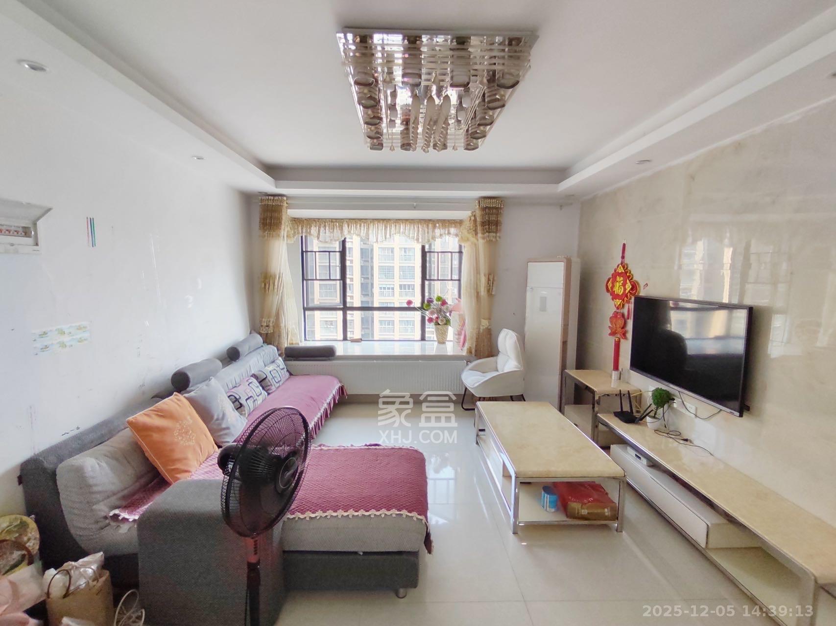 百纳广场（百纳公寓）  3室2厅2卫    2600.0元/月