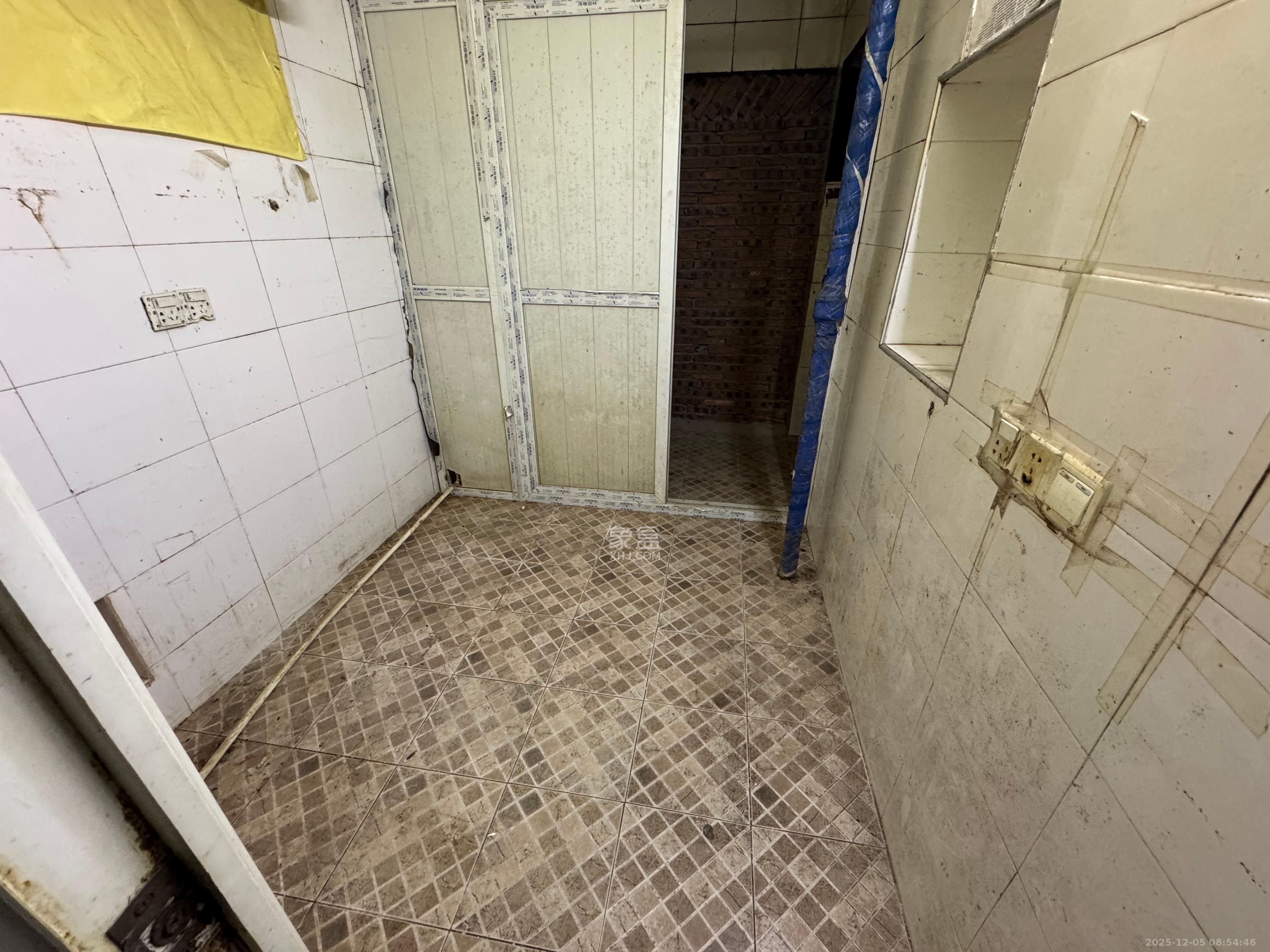 五一东村   54.99㎡      2400.0元/月室内图