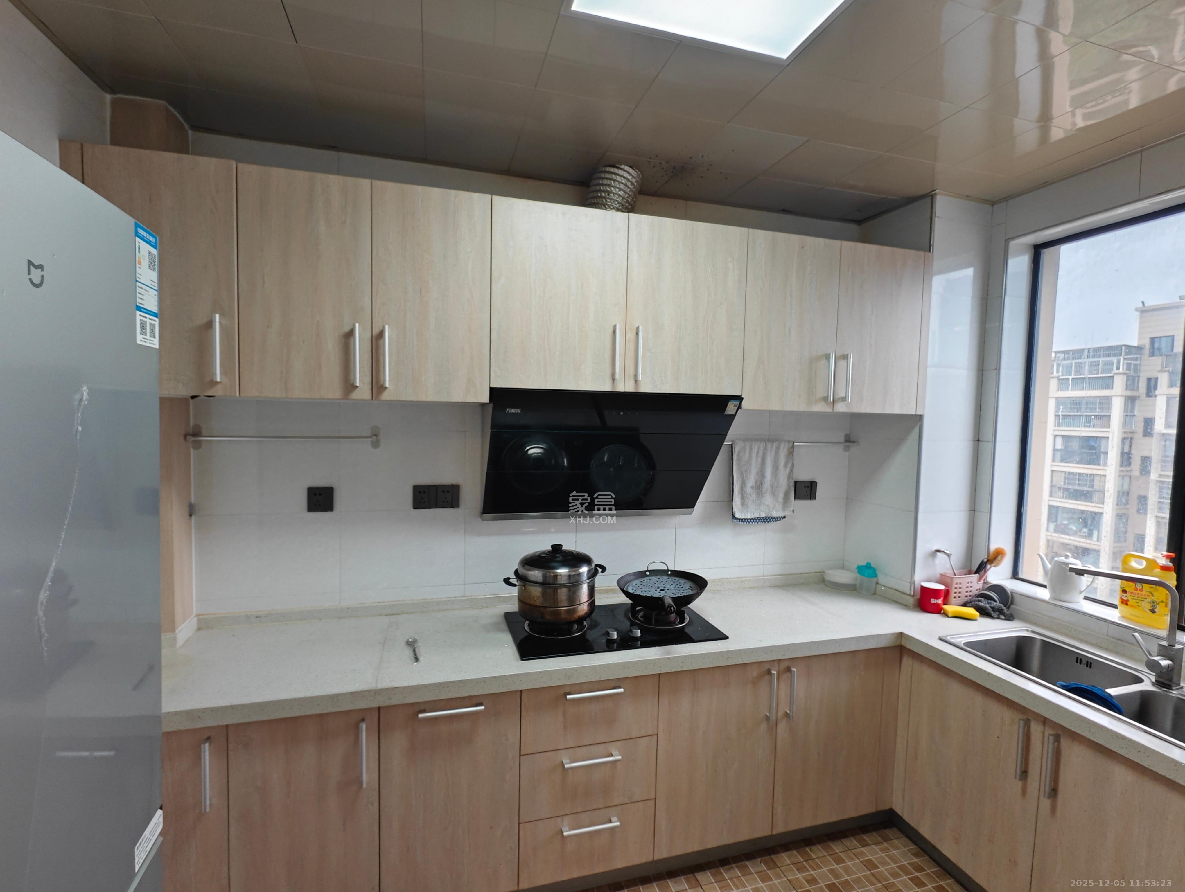 三江花中城 3室2厅2卫 3000.0元/月 三江花中城 3室2厅2卫 3000.0元/月室内图