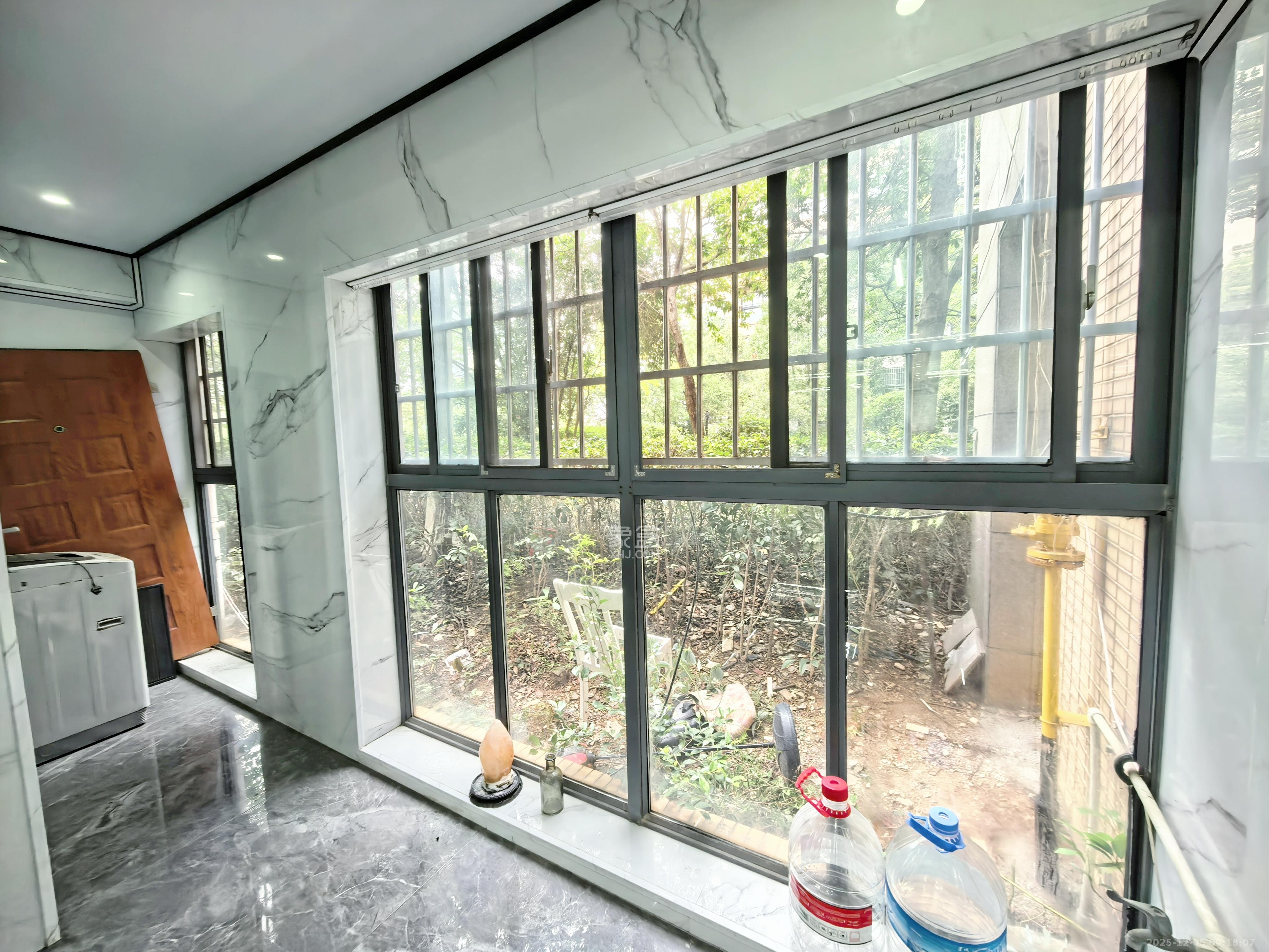 中城丽景香山园  3室2厅2卫    3500.0元/月室内图