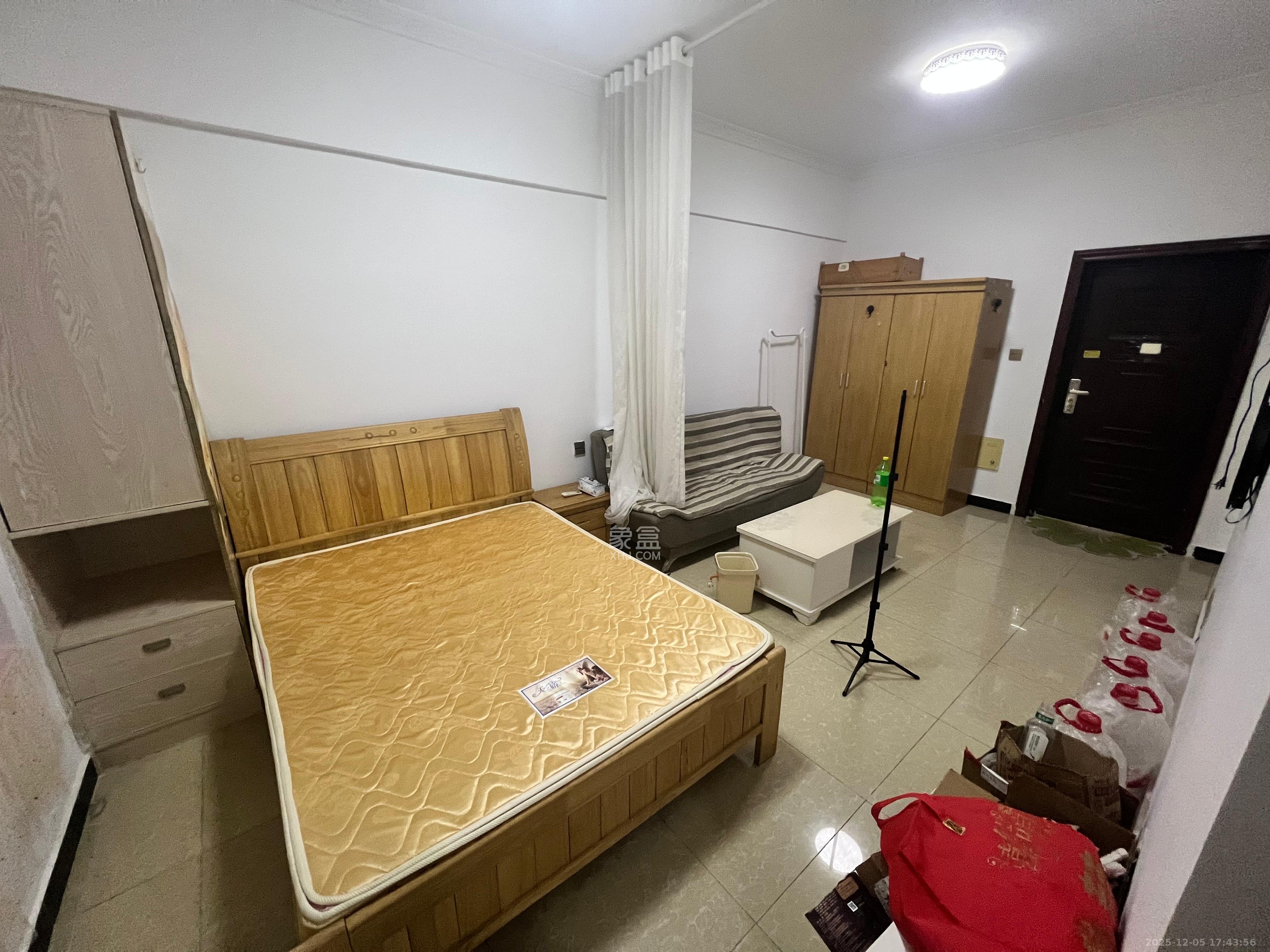 地华梅溪湖畔  1室1厅1卫    1500.0元/月