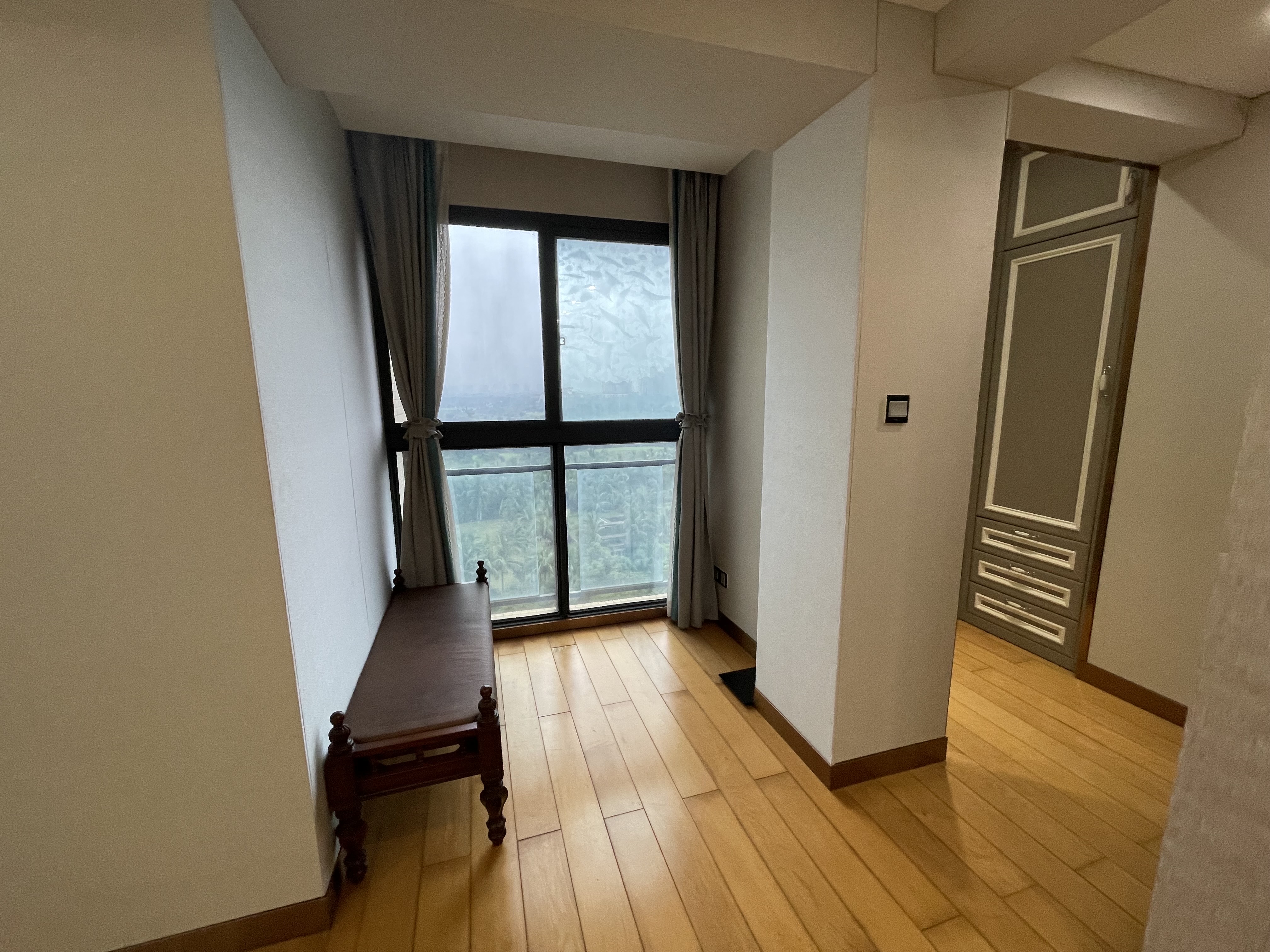 观澜湖中央公园  3室3厅2卫    288.0万客厅