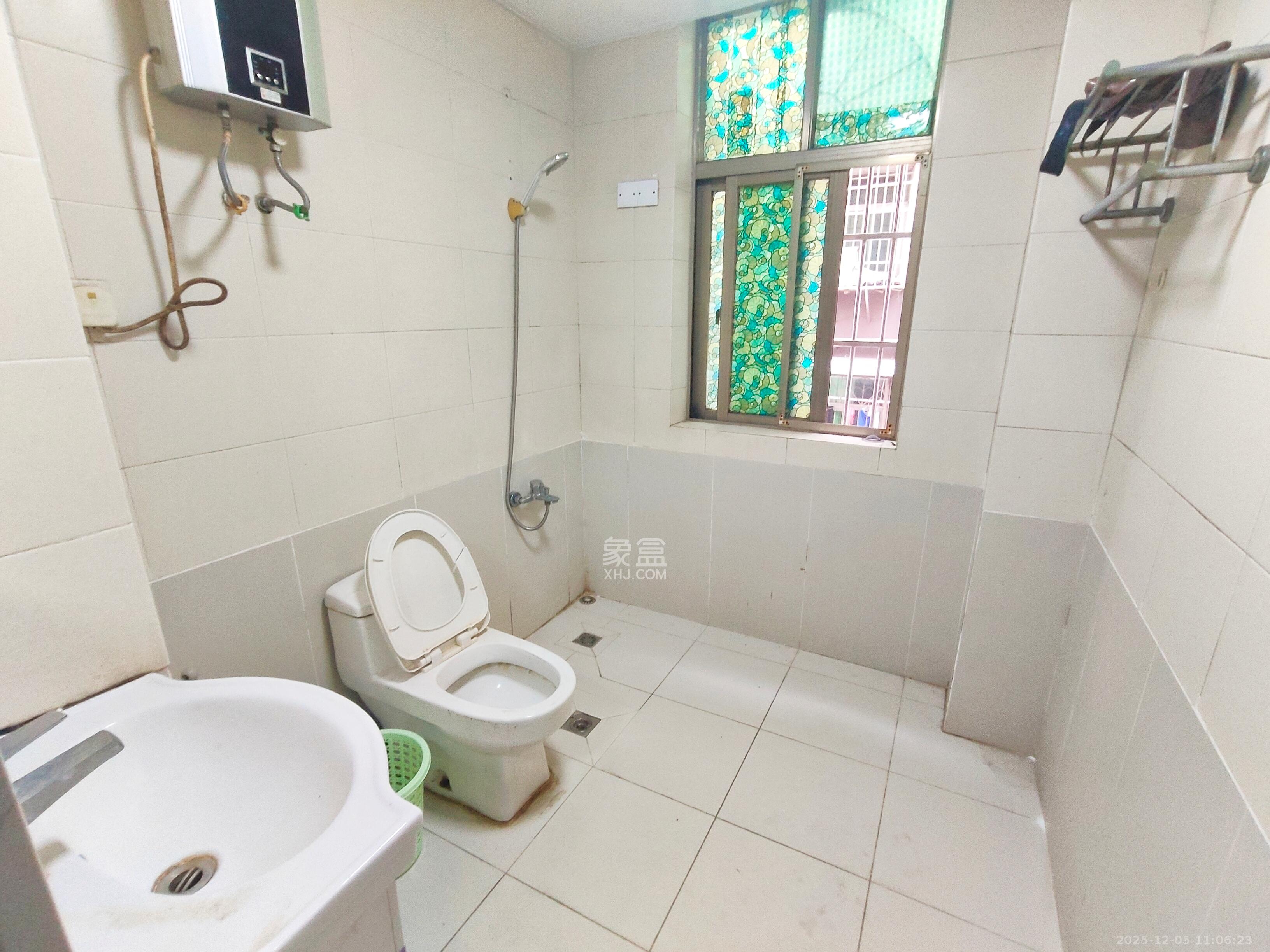 望兴家园 3室2厅2卫 2300.0元/月 望兴家园 3室2厅2卫 2300.0元/月室内图