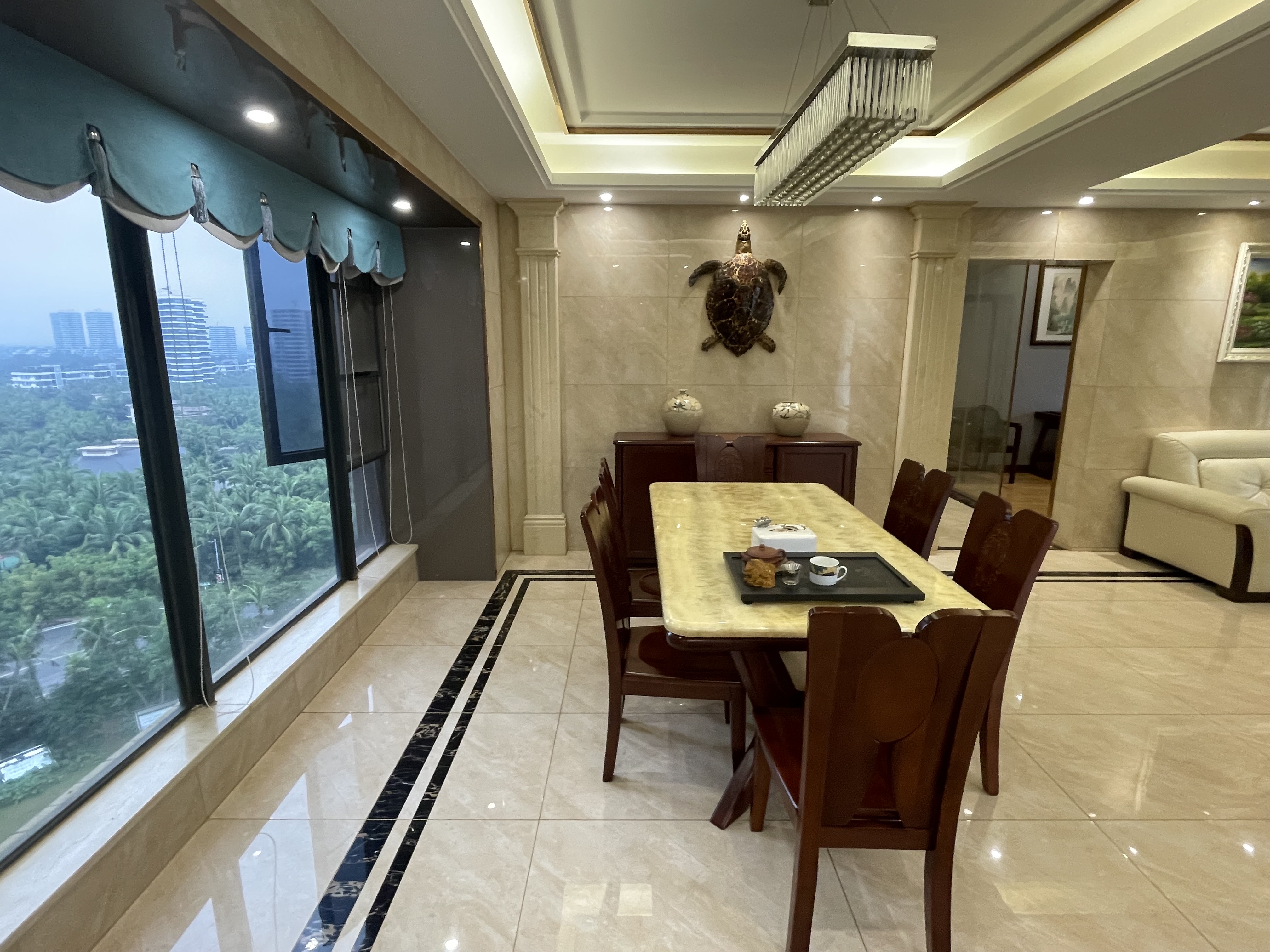 观澜湖中央公园  3室3厅2卫    288.0万客厅