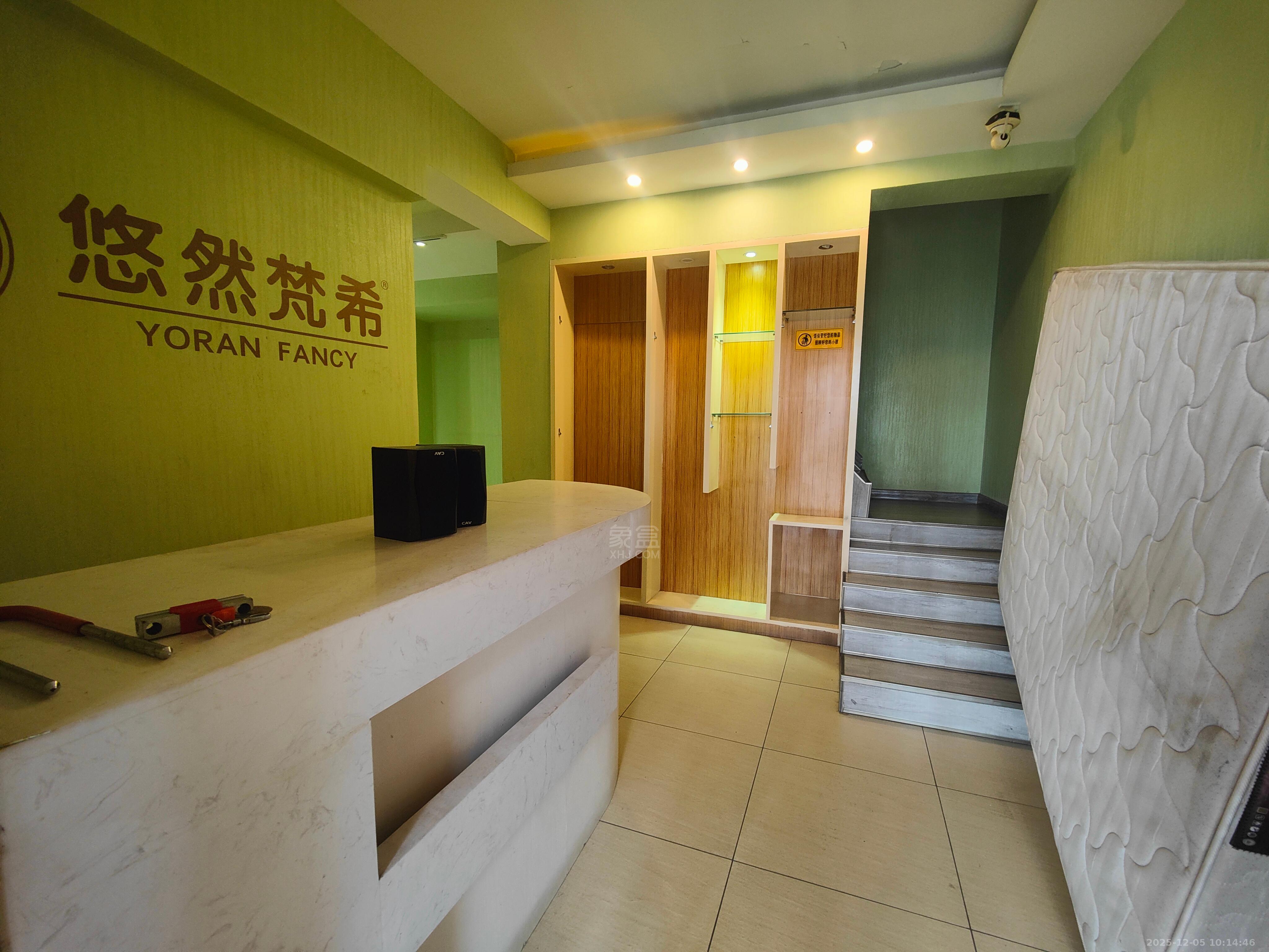 尚格名城天香国舍 7室3厅3卫 3500.0元/月 尚格名城天香国舍 7室3厅3卫 3500.0元/月室内图