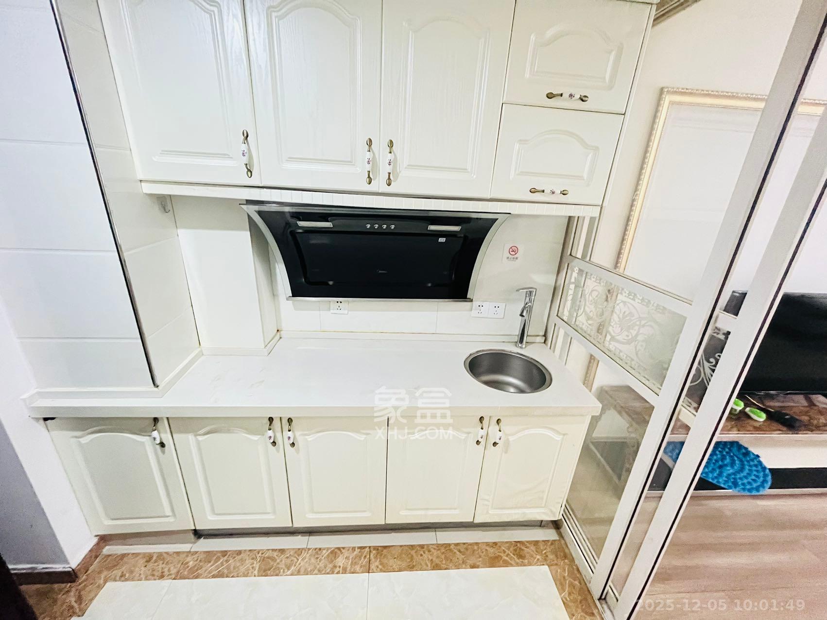 保利国际广场  1室1厅1卫    1600.0元/月室内图