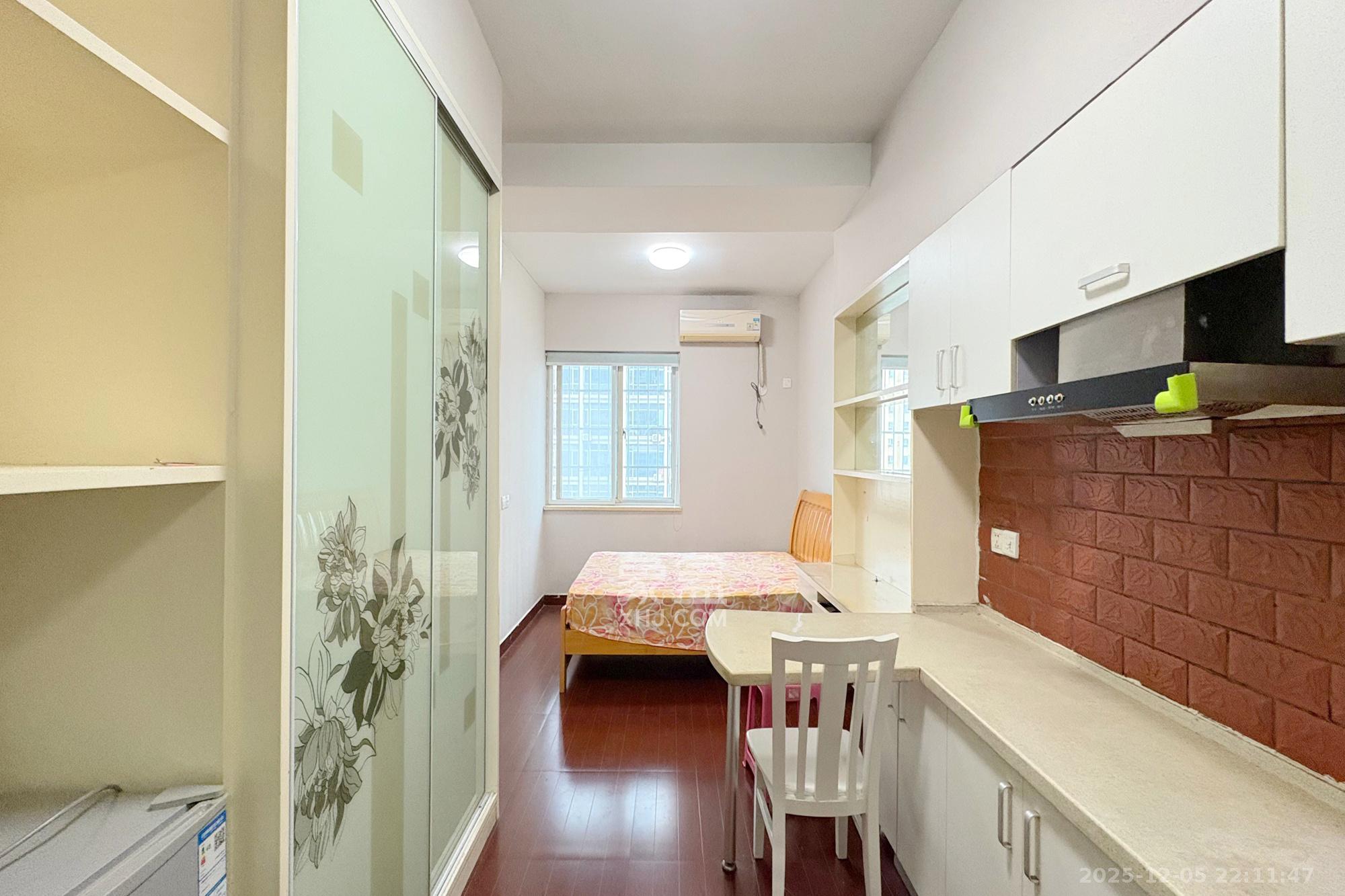 中山大厦（广阔大厦）  2室1厅1卫    48.0万客厅