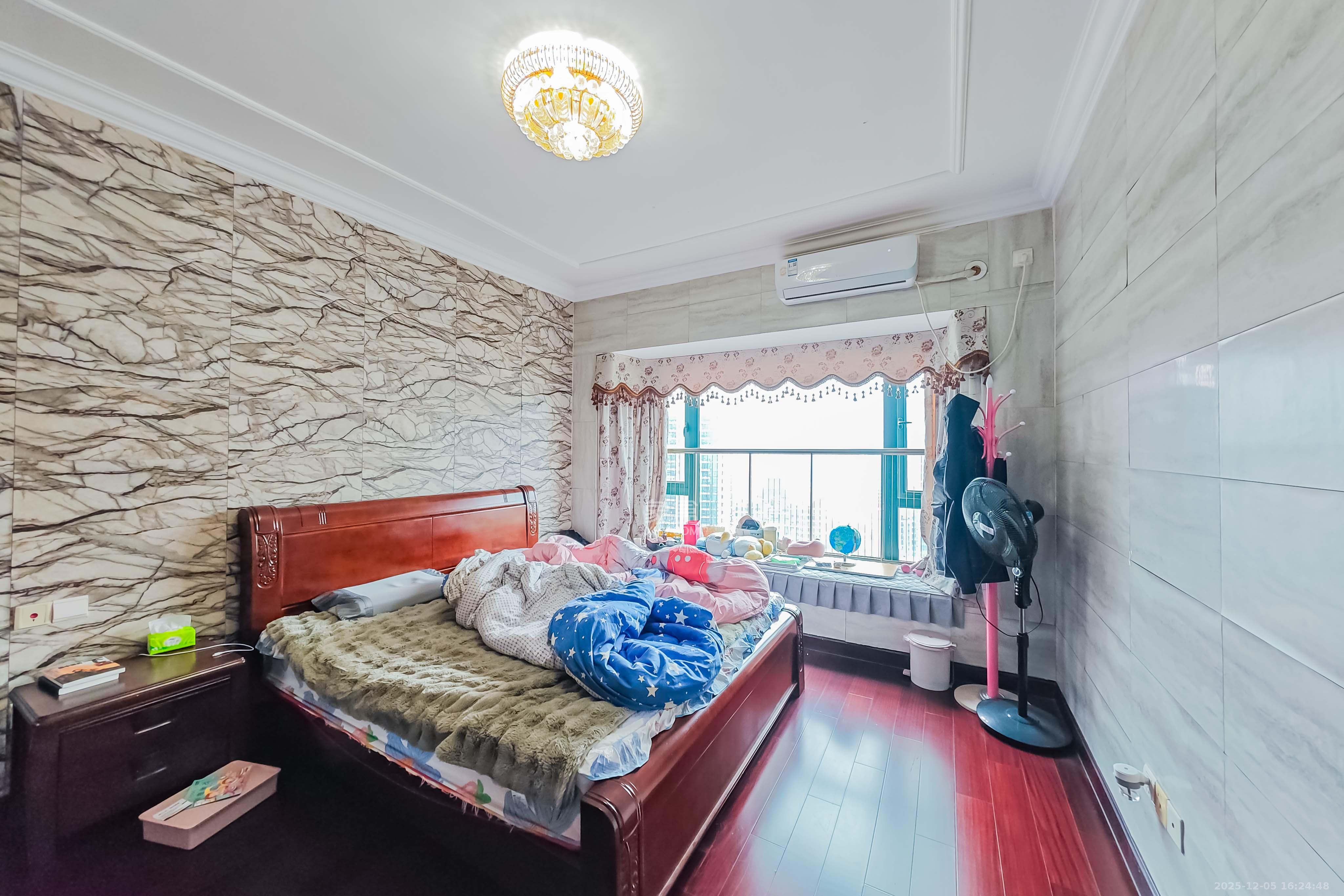 恒大绿洲 3室2厅2卫 120.0万 恒大绿洲 3室2厅2卫 120.0万卧室