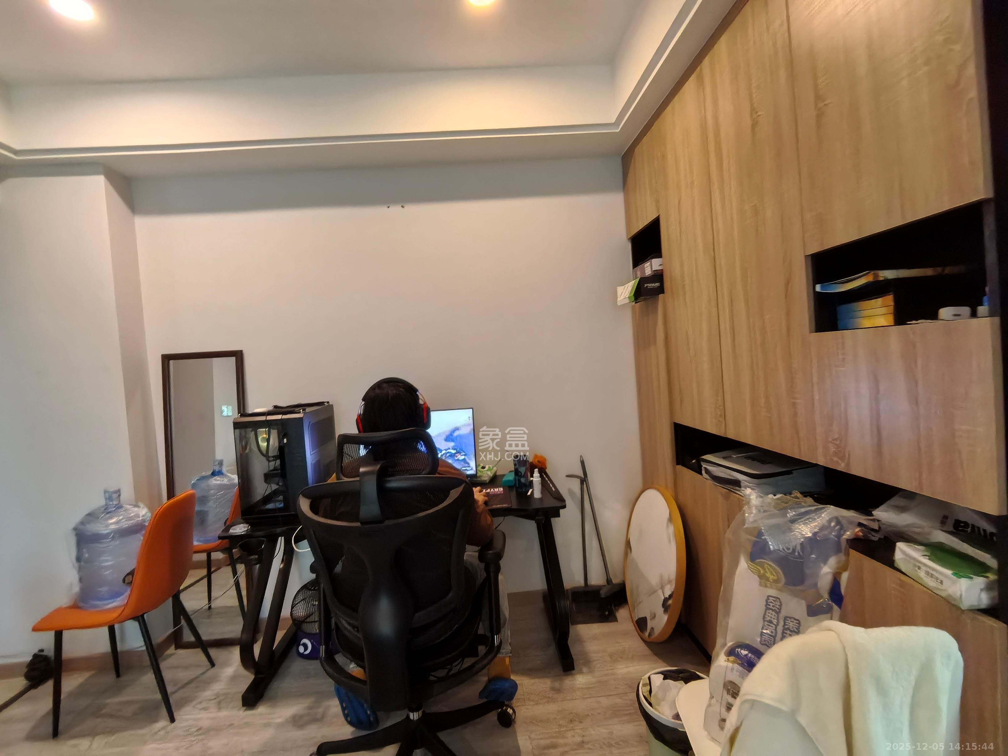 滨江一号（丰泰花园）  1室0厅0卫    2000.0元/月室内图