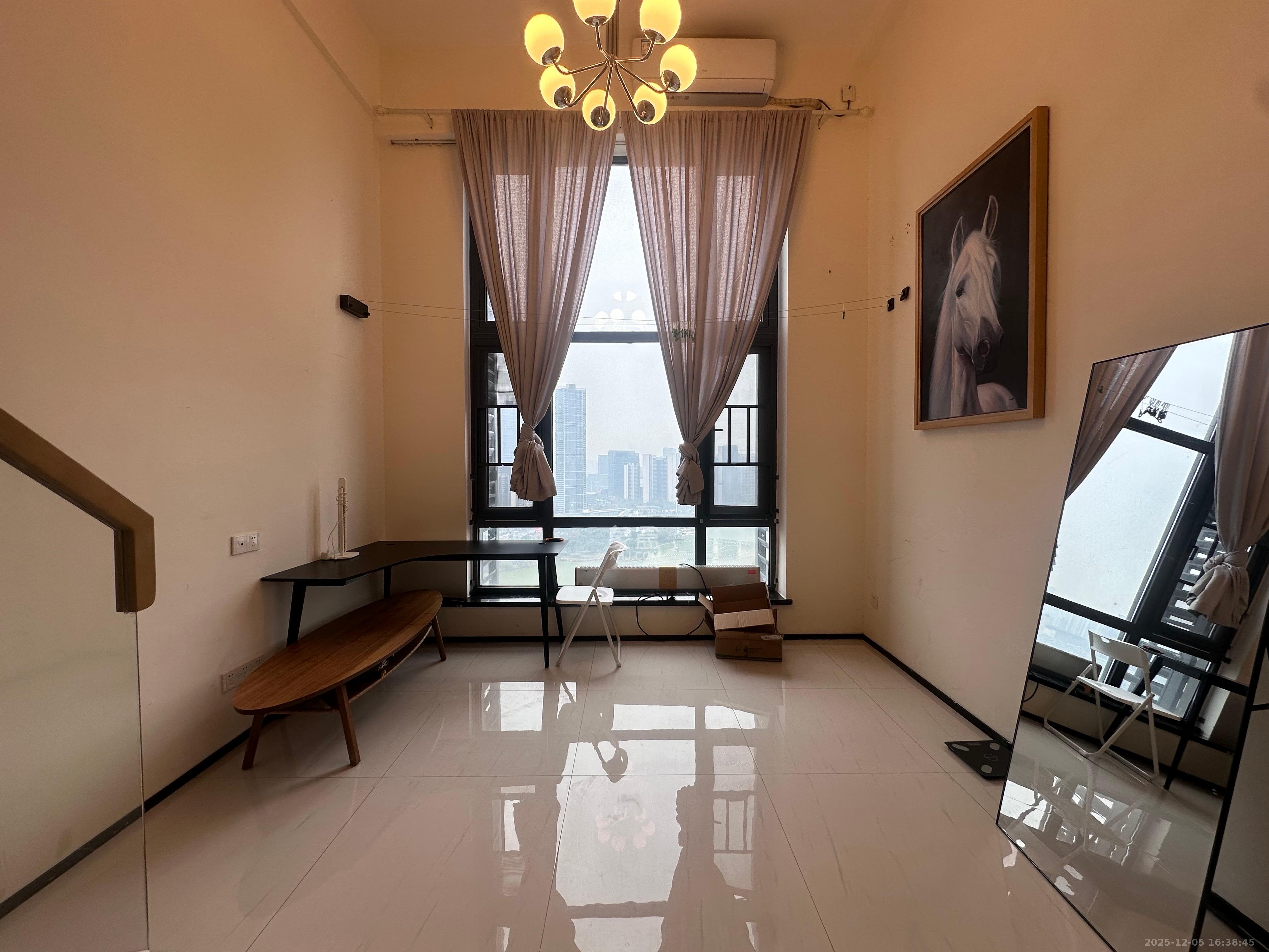 藏珑湖上公馆  1室1厅2卫    2800.0元/月