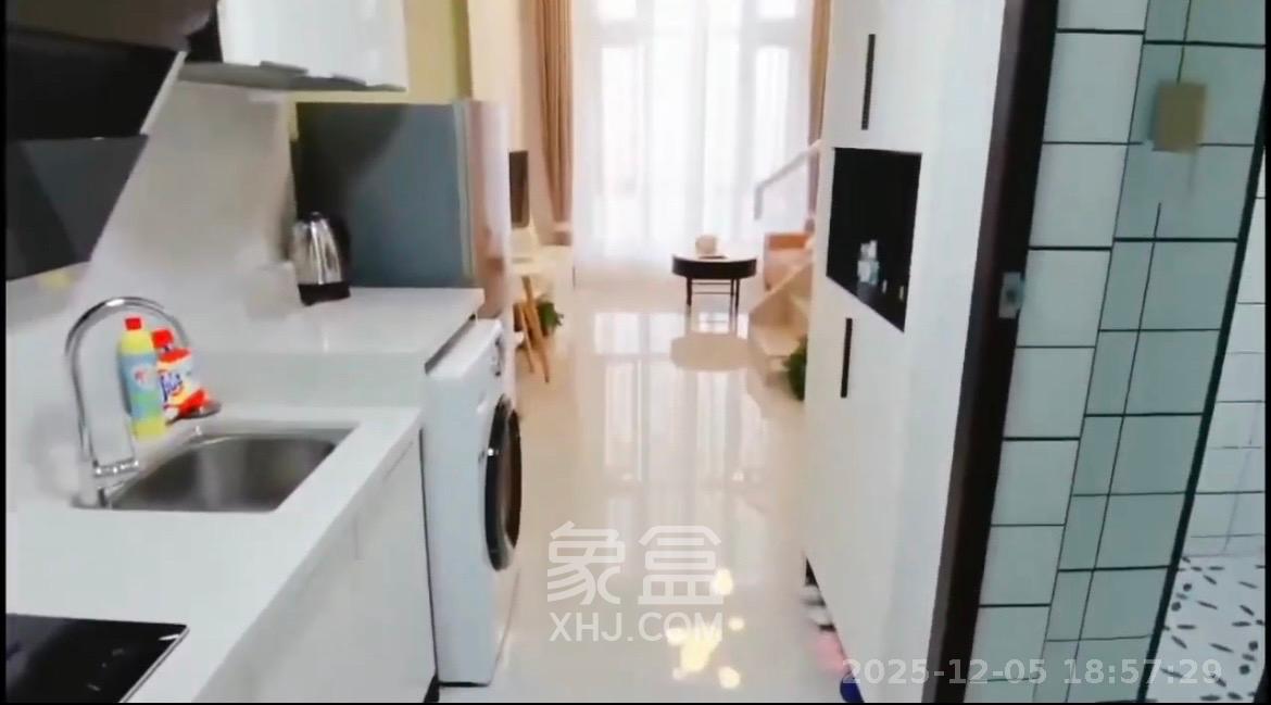 藏珑湖上公馆  1室1厅1卫    3000.0元/月