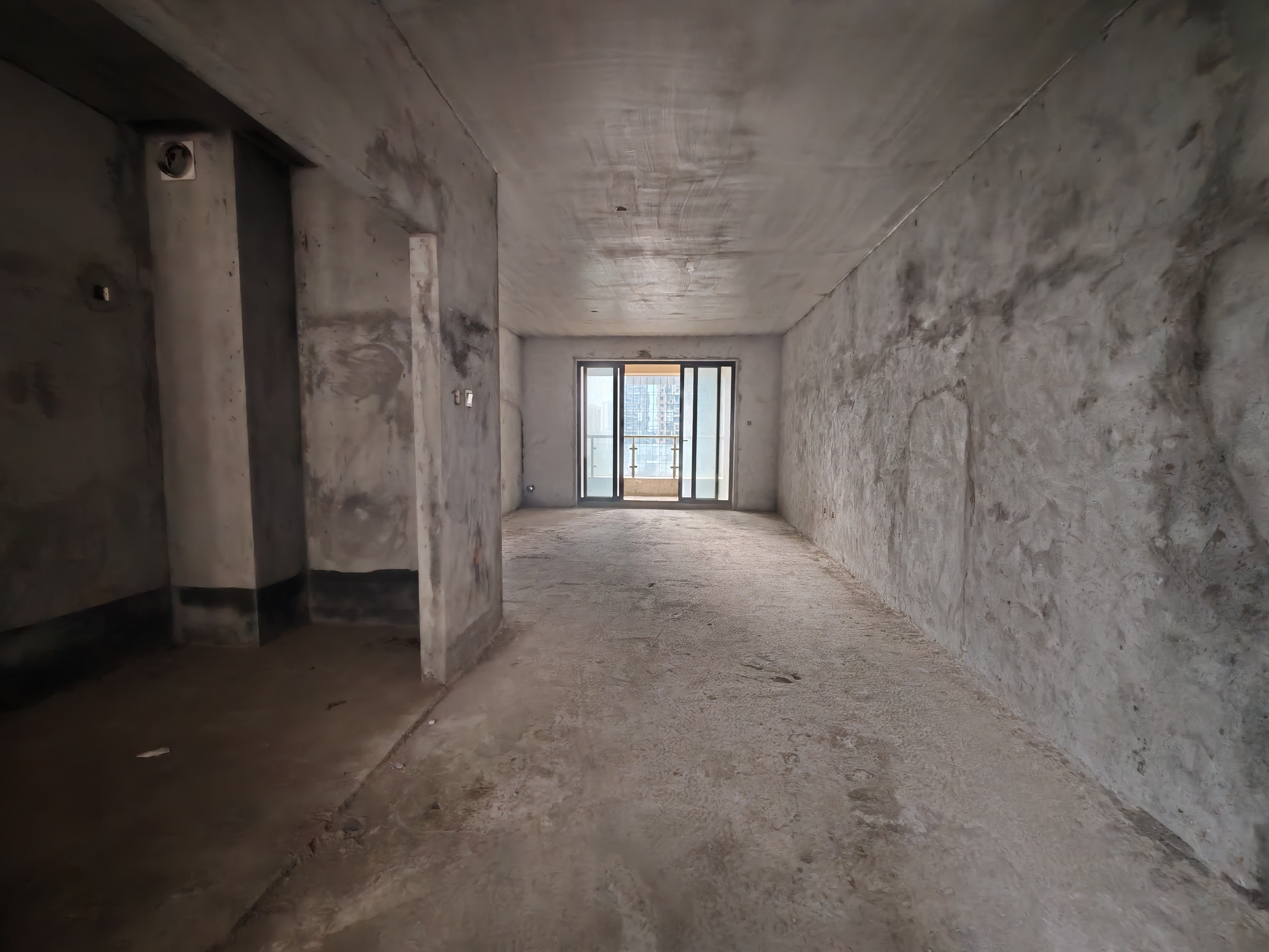 海阔天空-国瑞城三期（铂仕苑）  3室2厅2卫    310.0万