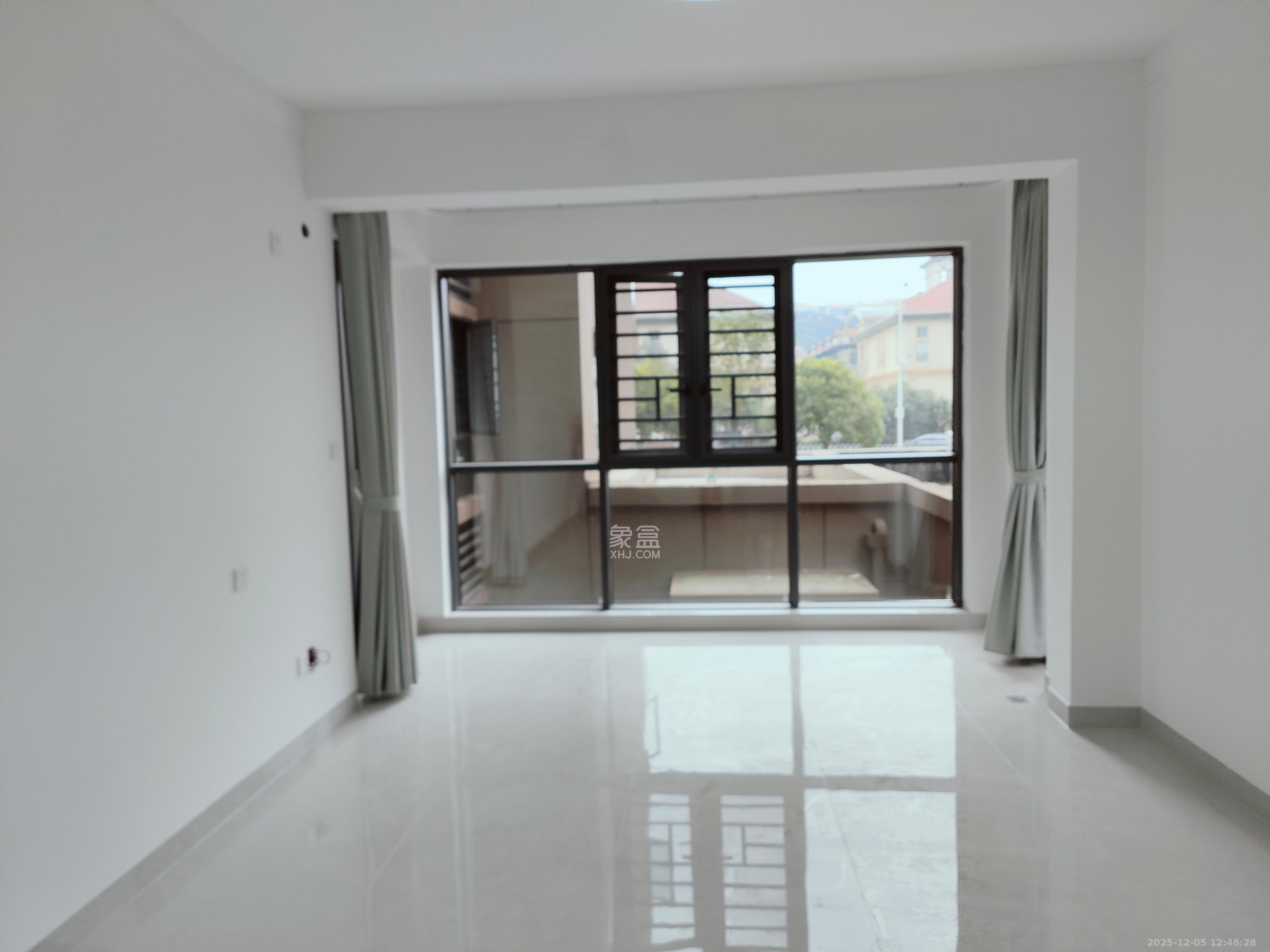 先锋新宇 3室2厅2卫 2200.0元/月 先锋新宇 3室2厅2卫 2200.0元/月室内图