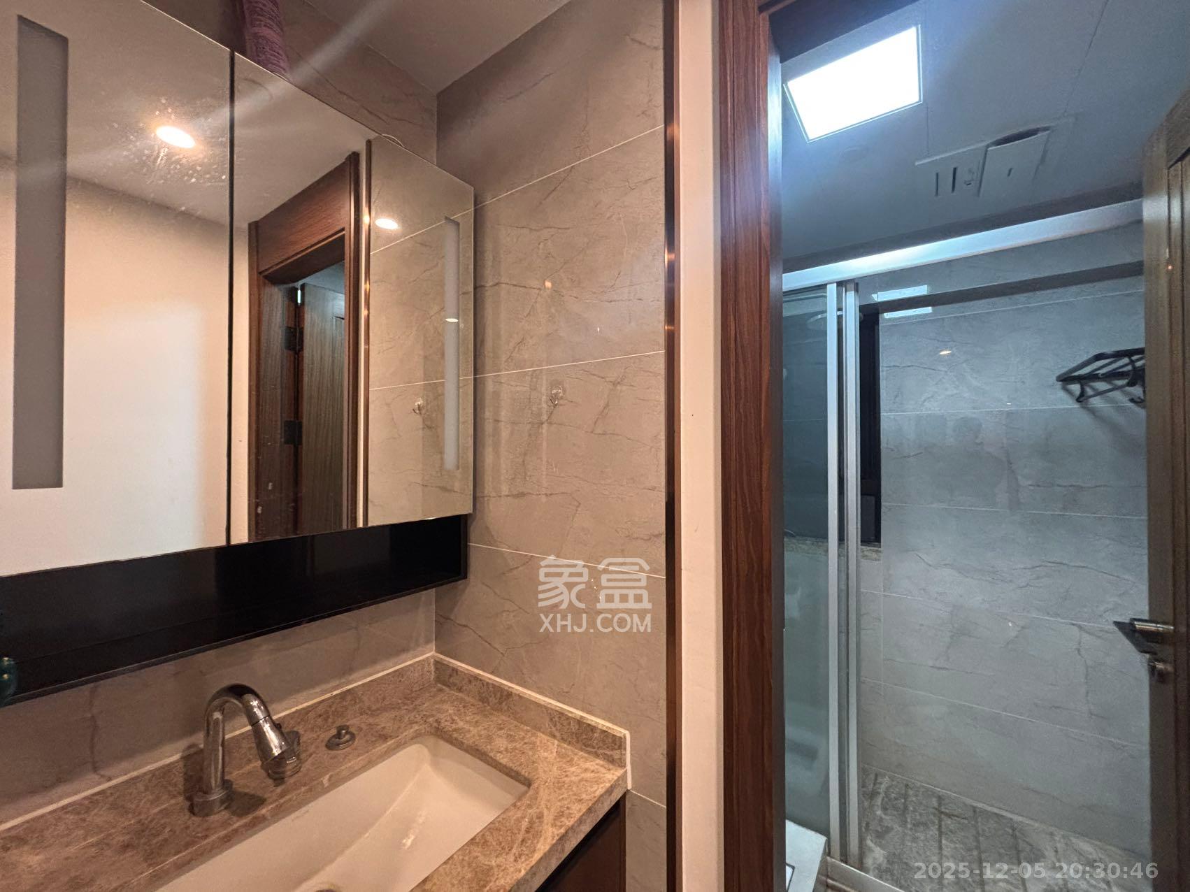 万科里金域滨江  4室1厅2卫    5000.0元/月室内图