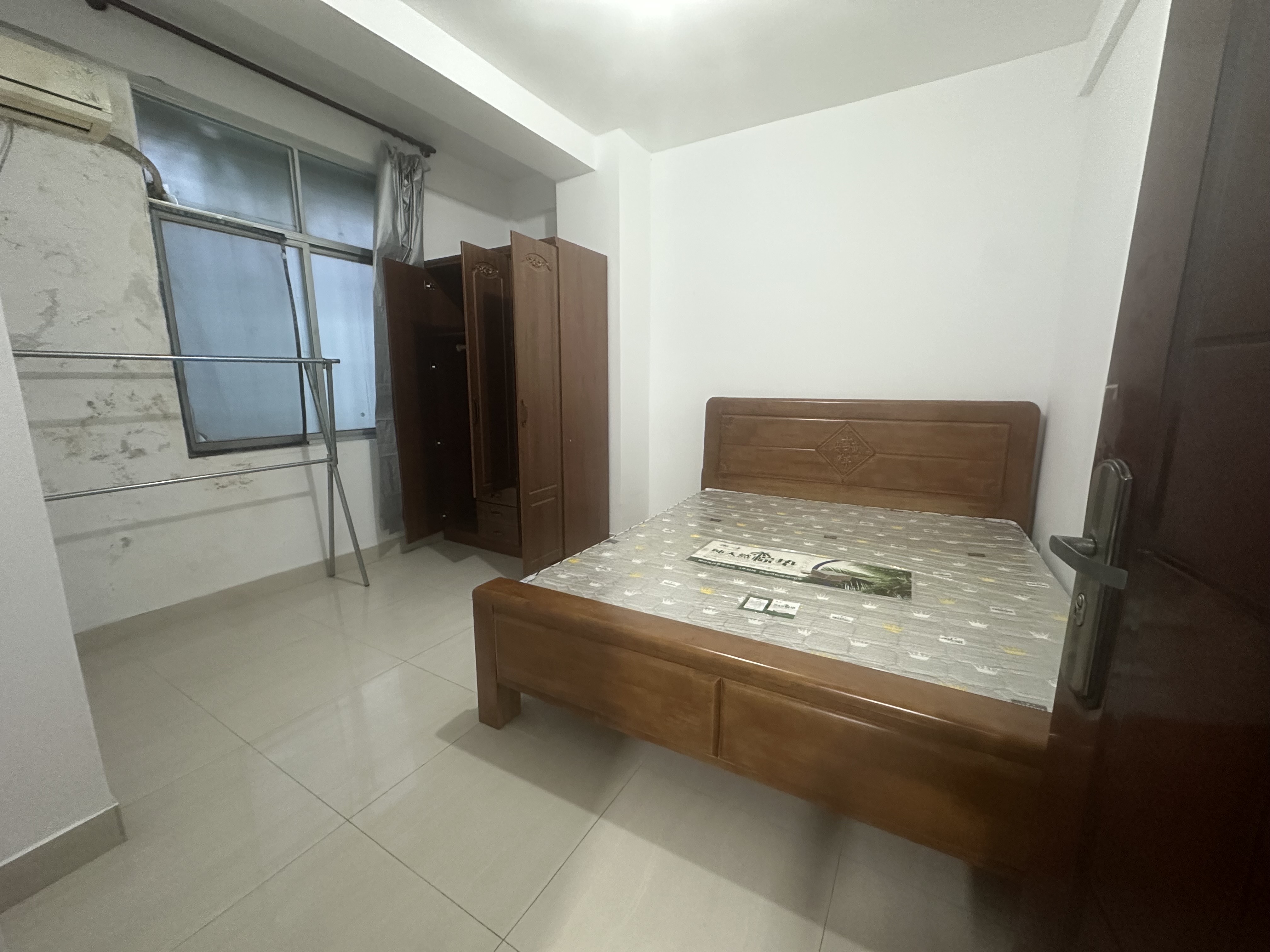 红玫瑰大厦 2室1厅1卫 2300.0元/月 红玫瑰大厦 2室1厅1卫 2300.0元/月室内图