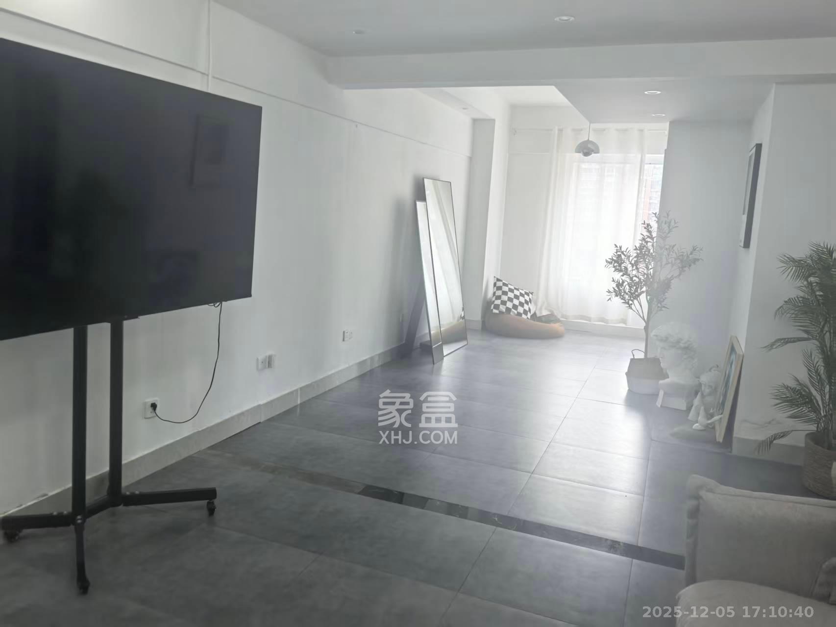 东怡外国(南湖一号) 1室1厅1卫 2600.0元/月 东怡外国(南湖一号) 1室1厅1卫 2600.0元/月室内图