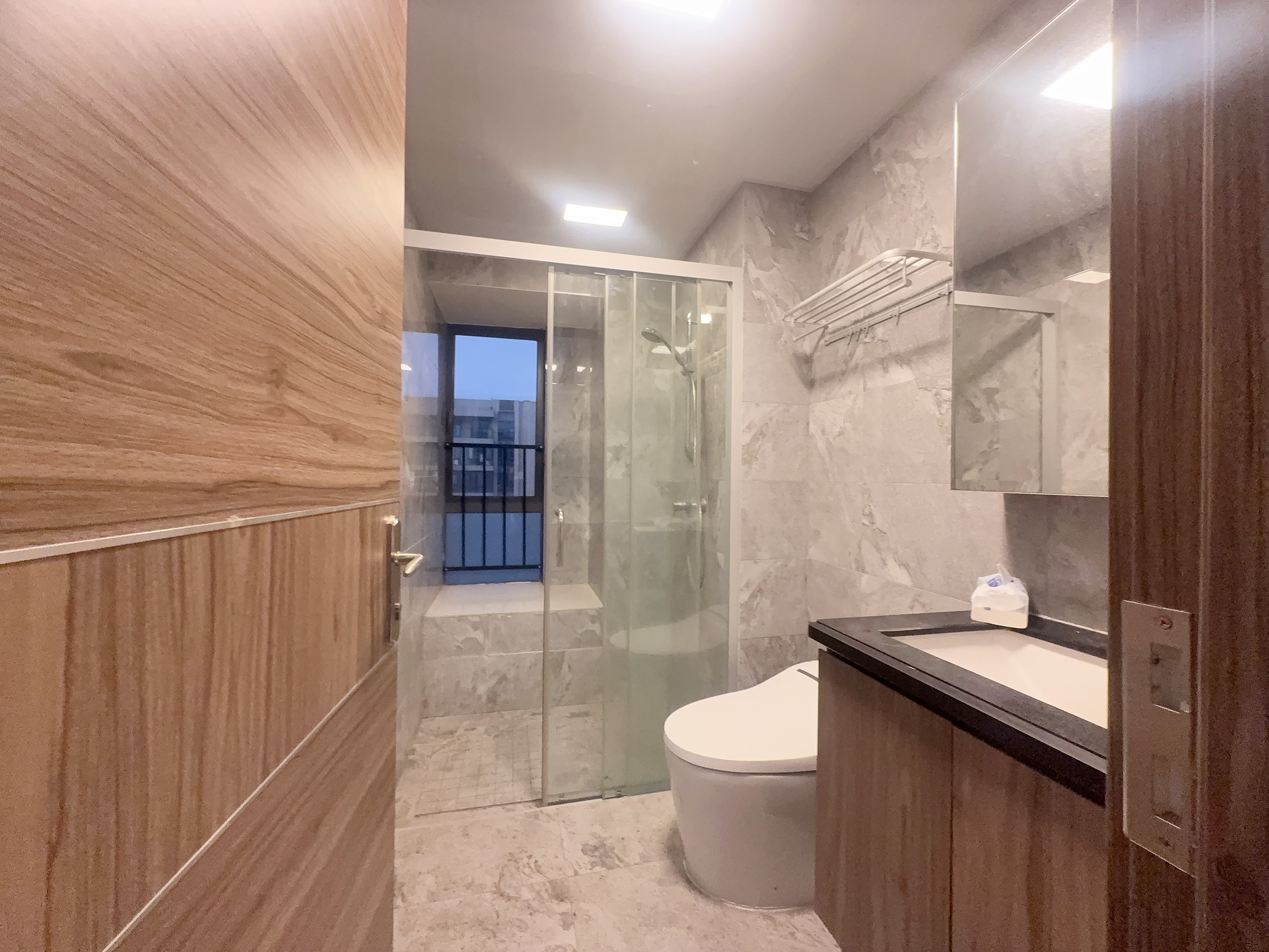 碧桂园公园上城 3室2厅2卫 2700.0元/月 碧桂园公园上城 3室2厅2卫 2700.0元/月室内图