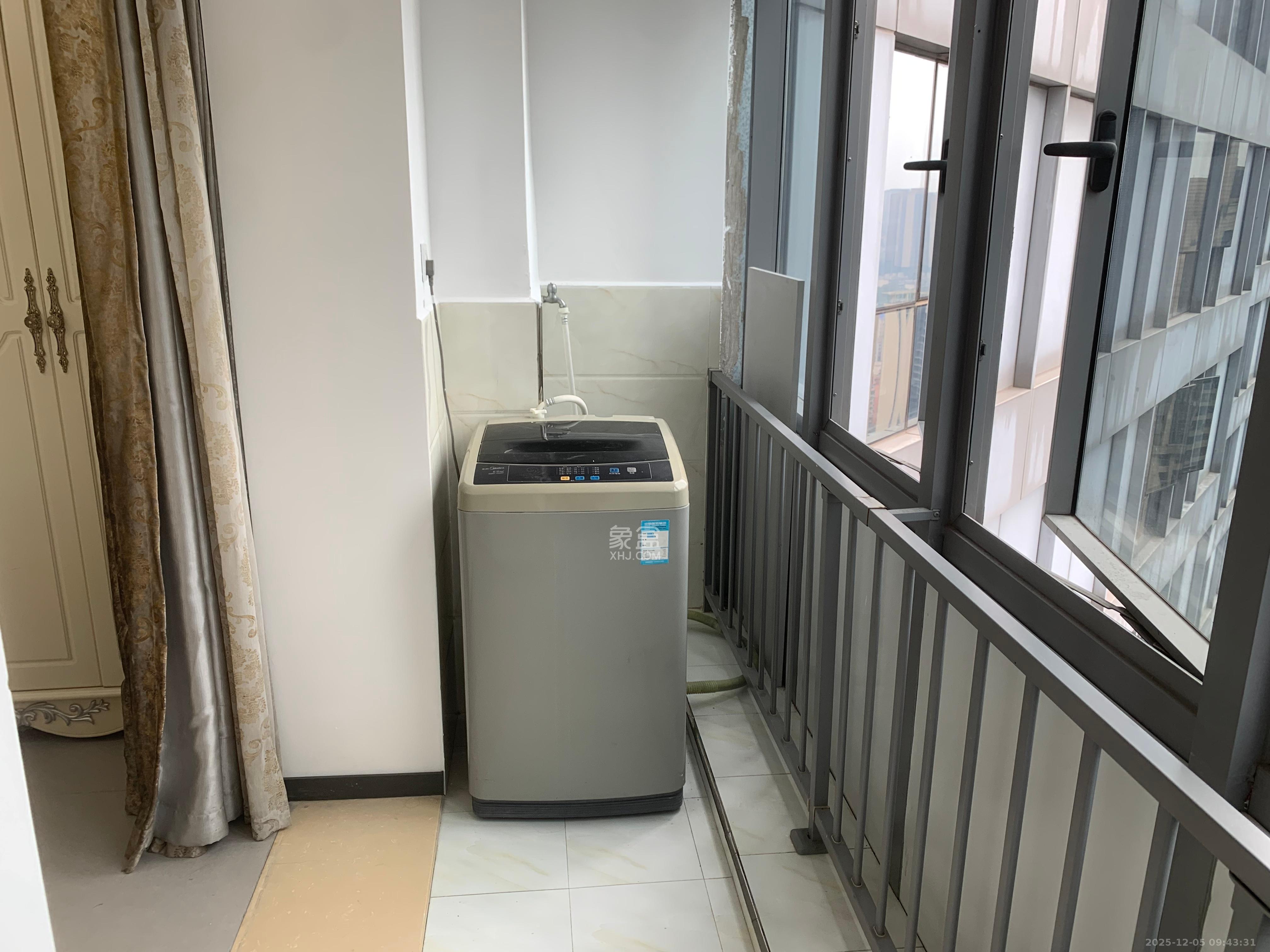 保利国际广场 1室1厅1卫 2000.0元/月 保利国际广场 1室1厅1卫 2000.0元/月室内图