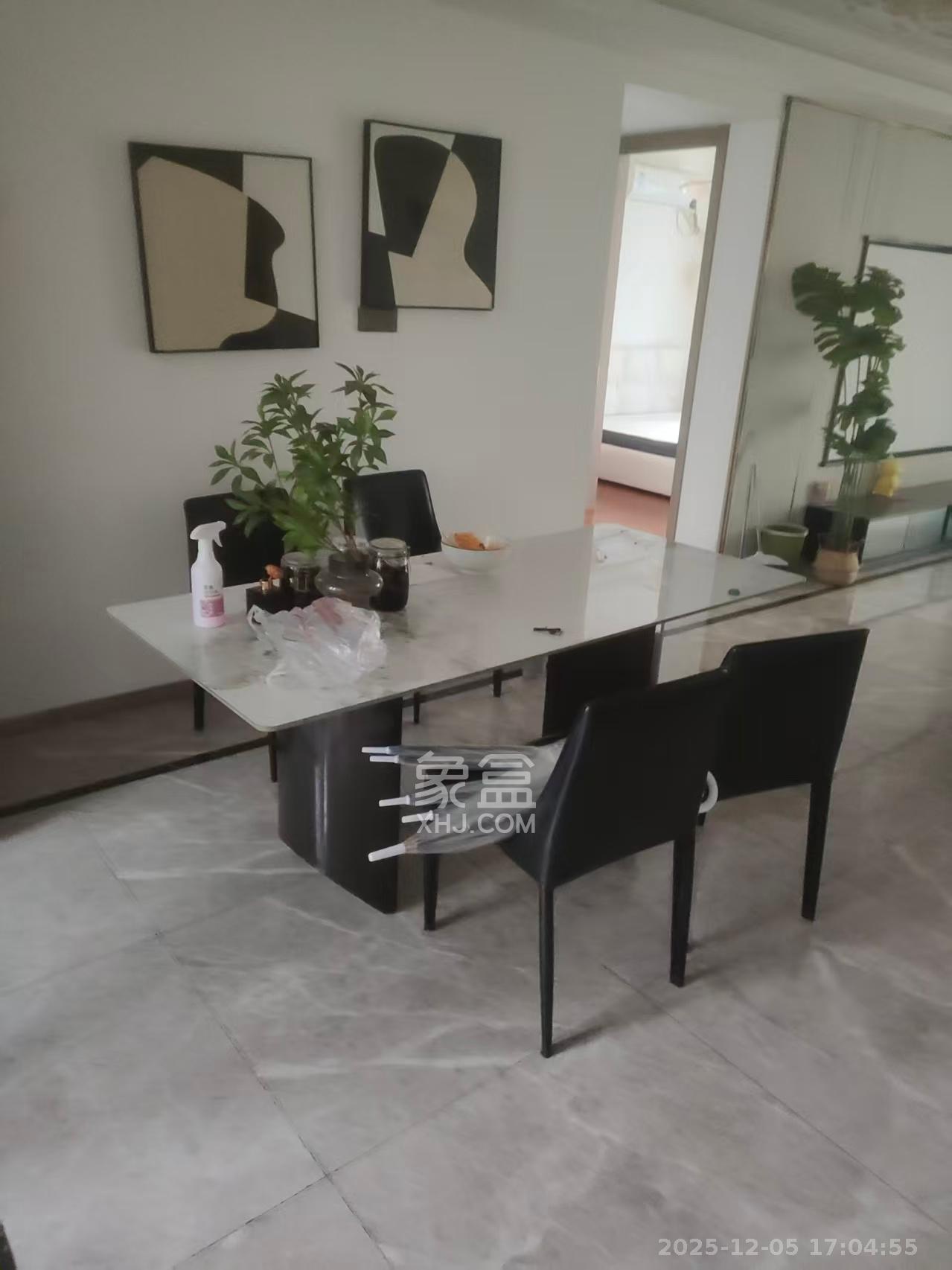 旭辉雨花郡 4室2厅2卫 6500.0元/月 旭辉雨花郡 4室2厅2卫 6500.0元/月室内图