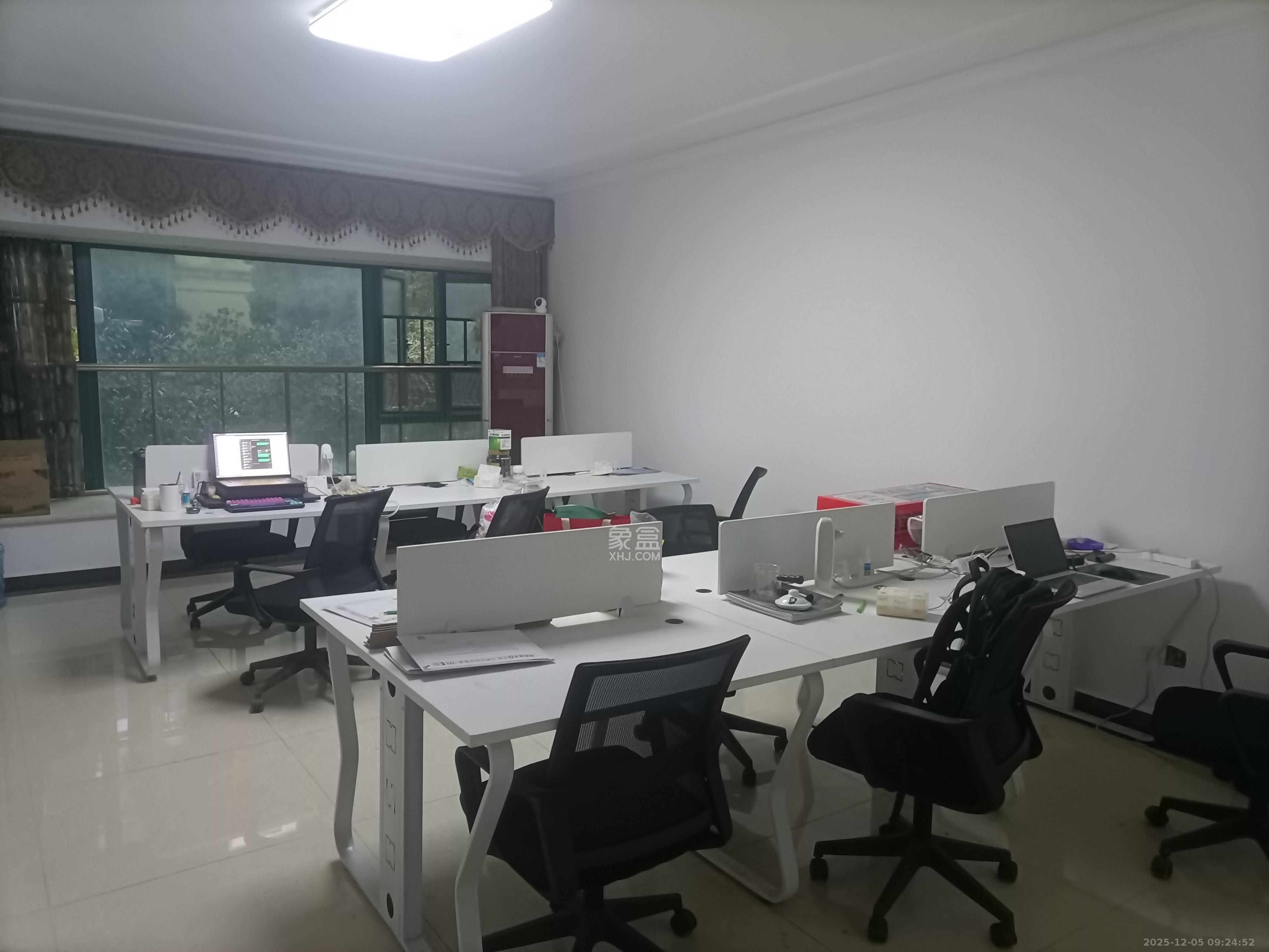 恒大绿洲  3室2厅3卫    5500.0元/月