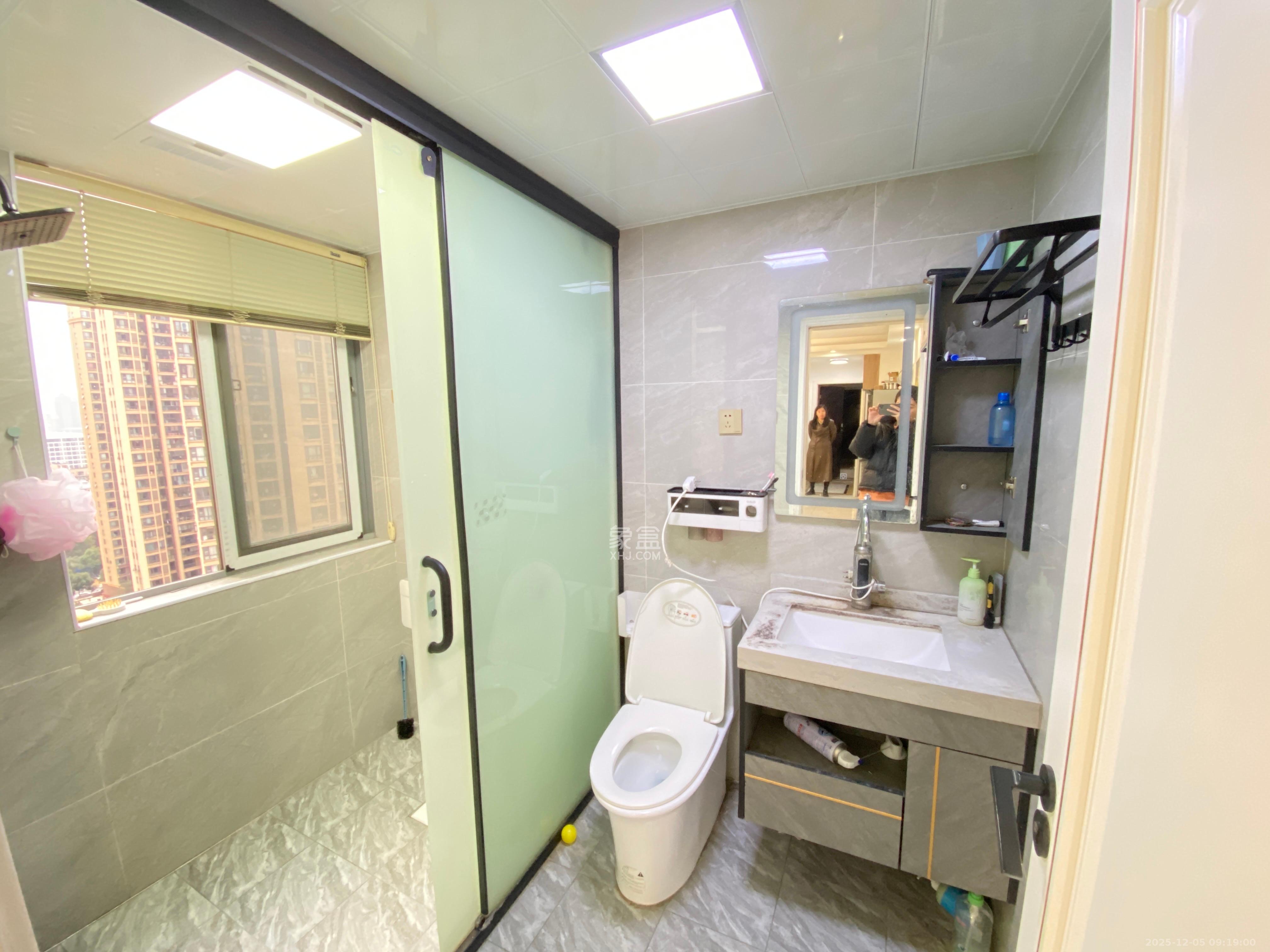 汇景豪庭 3室2厅1卫 2900.0元/月 汇景豪庭 3室2厅1卫 2900.0元/月室内图