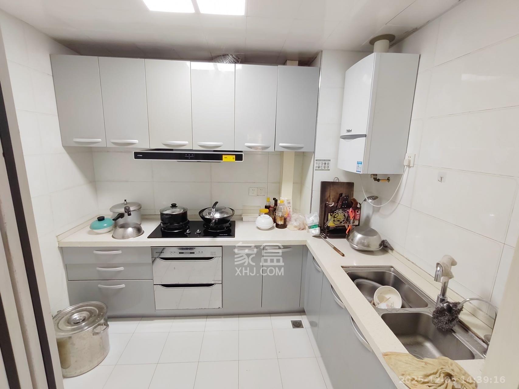 百纳广场（百纳公寓）  3室2厅2卫    2600.0元/月室内图