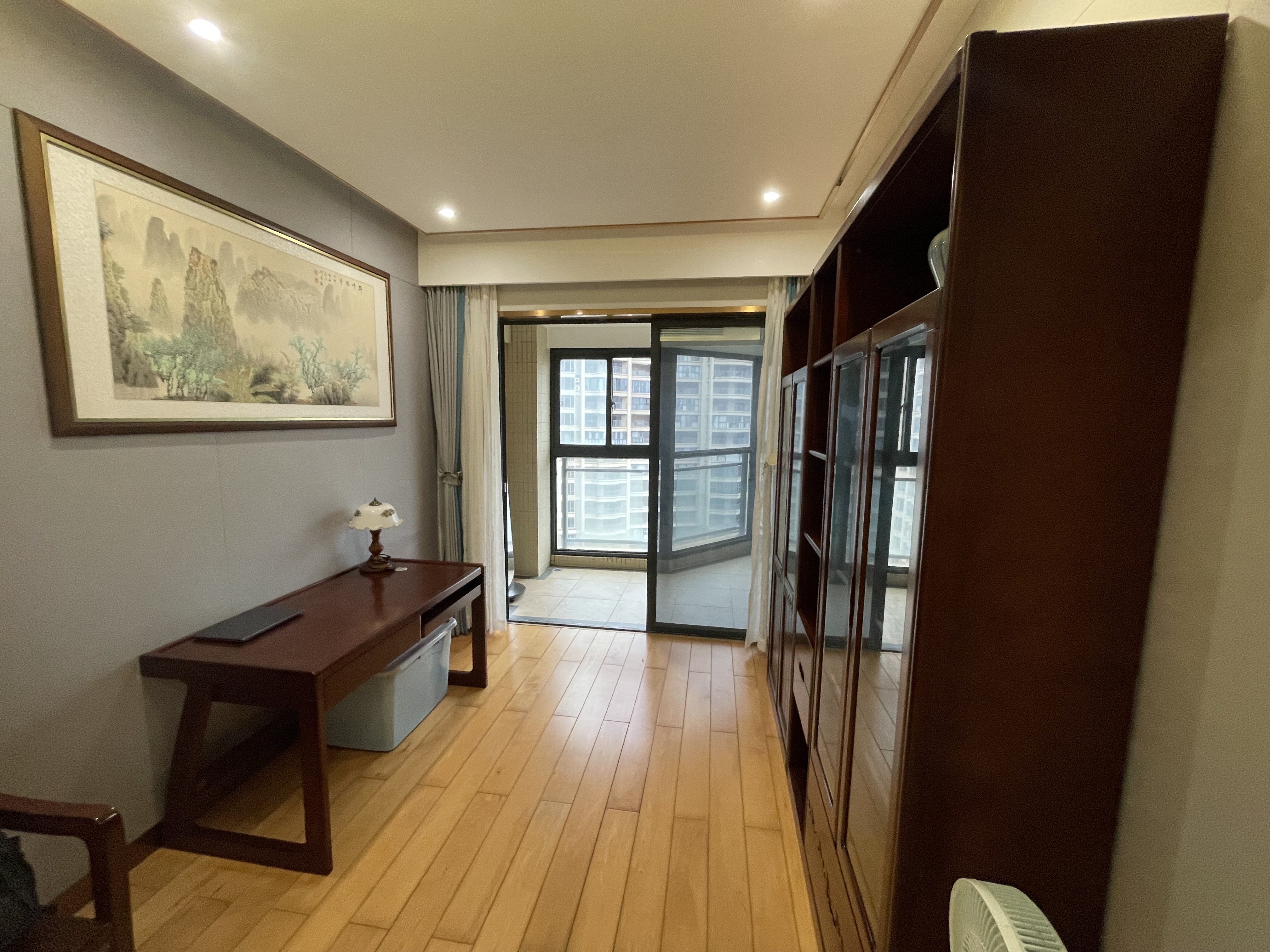 观澜湖中央公园  3室3厅2卫    288.0万客厅