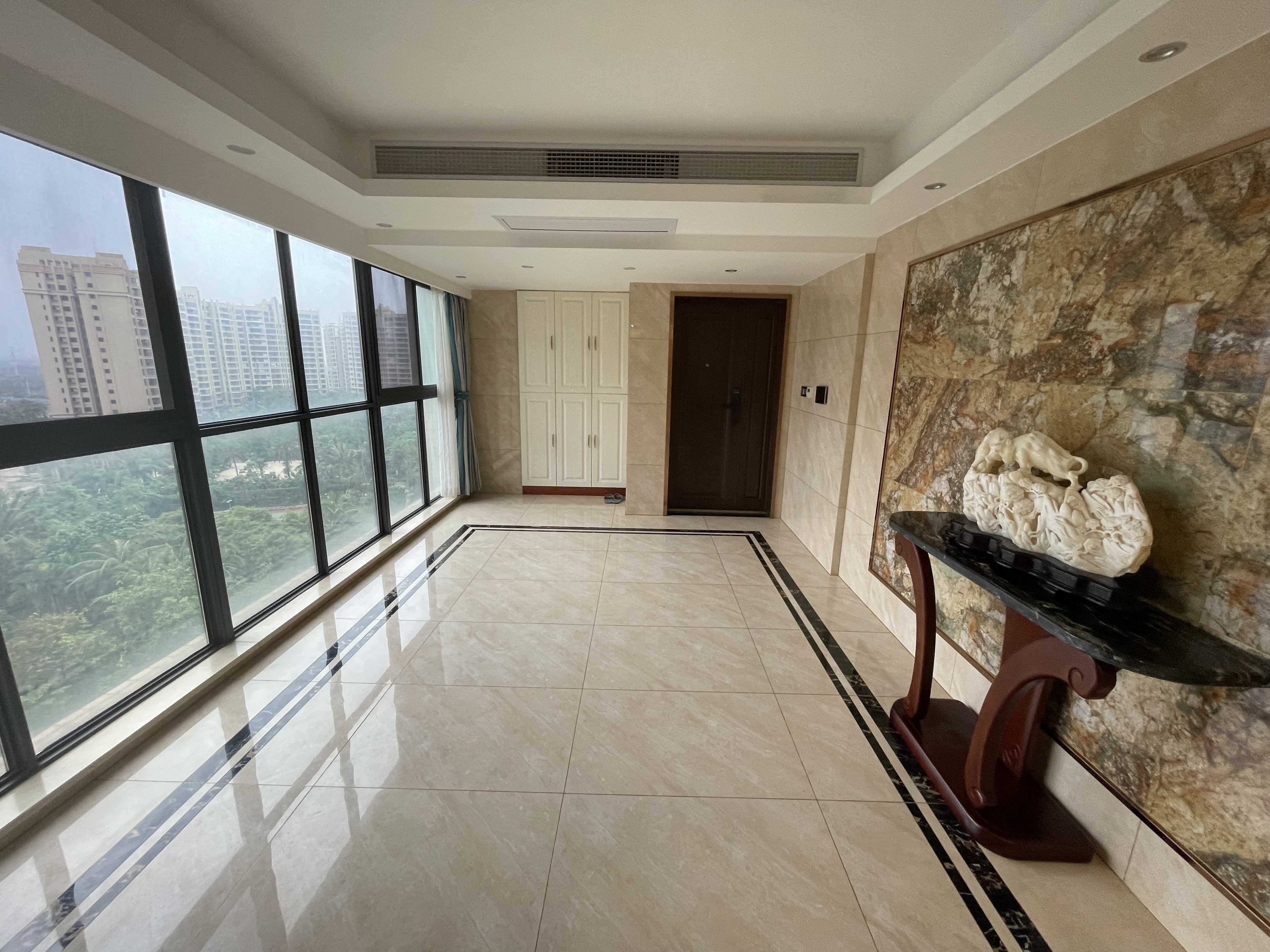 观澜湖中央公园  3室3厅2卫    288.0万客厅