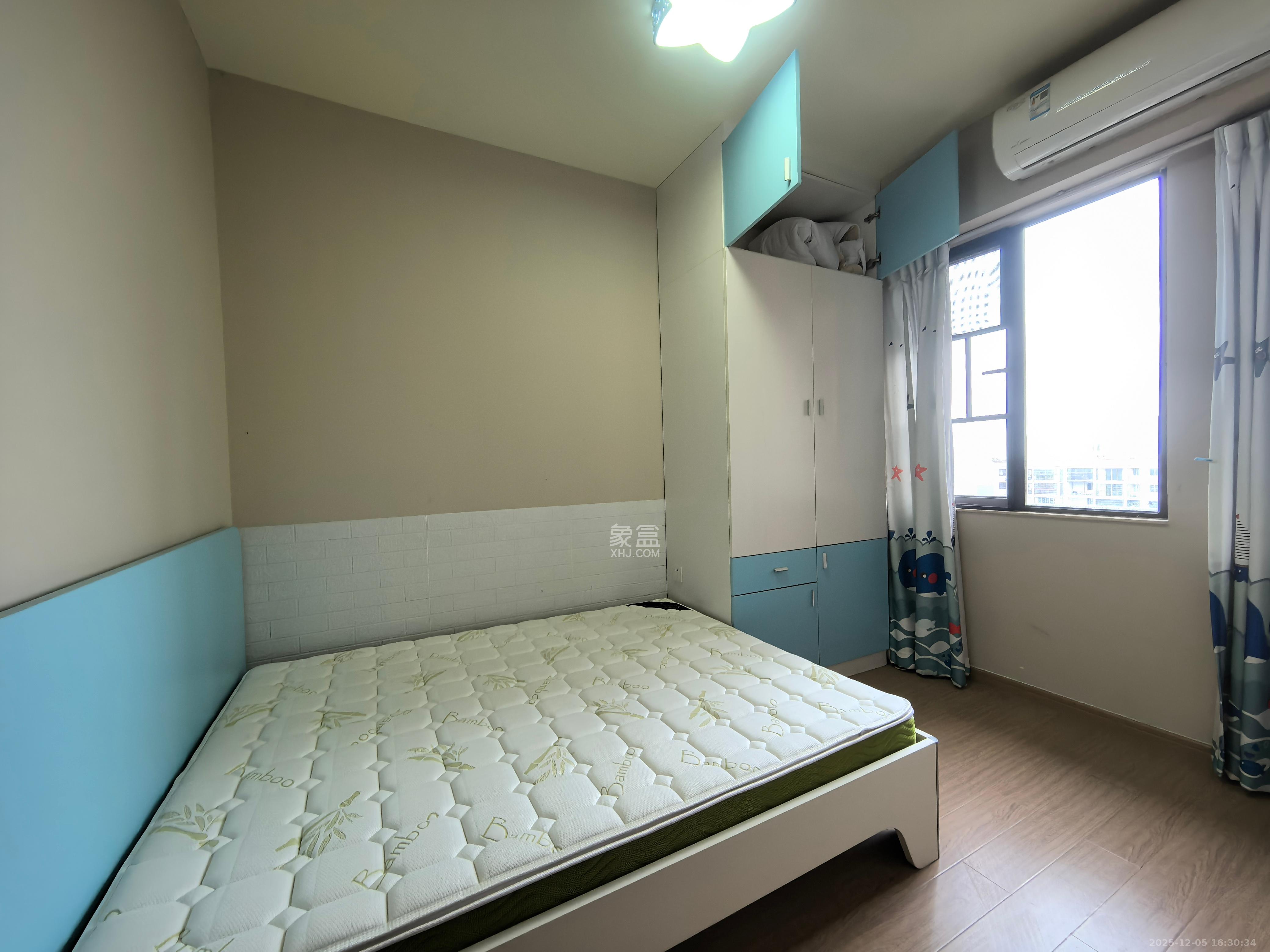 麓谷小镇  3室2厅1卫    2300.0元/月室内图